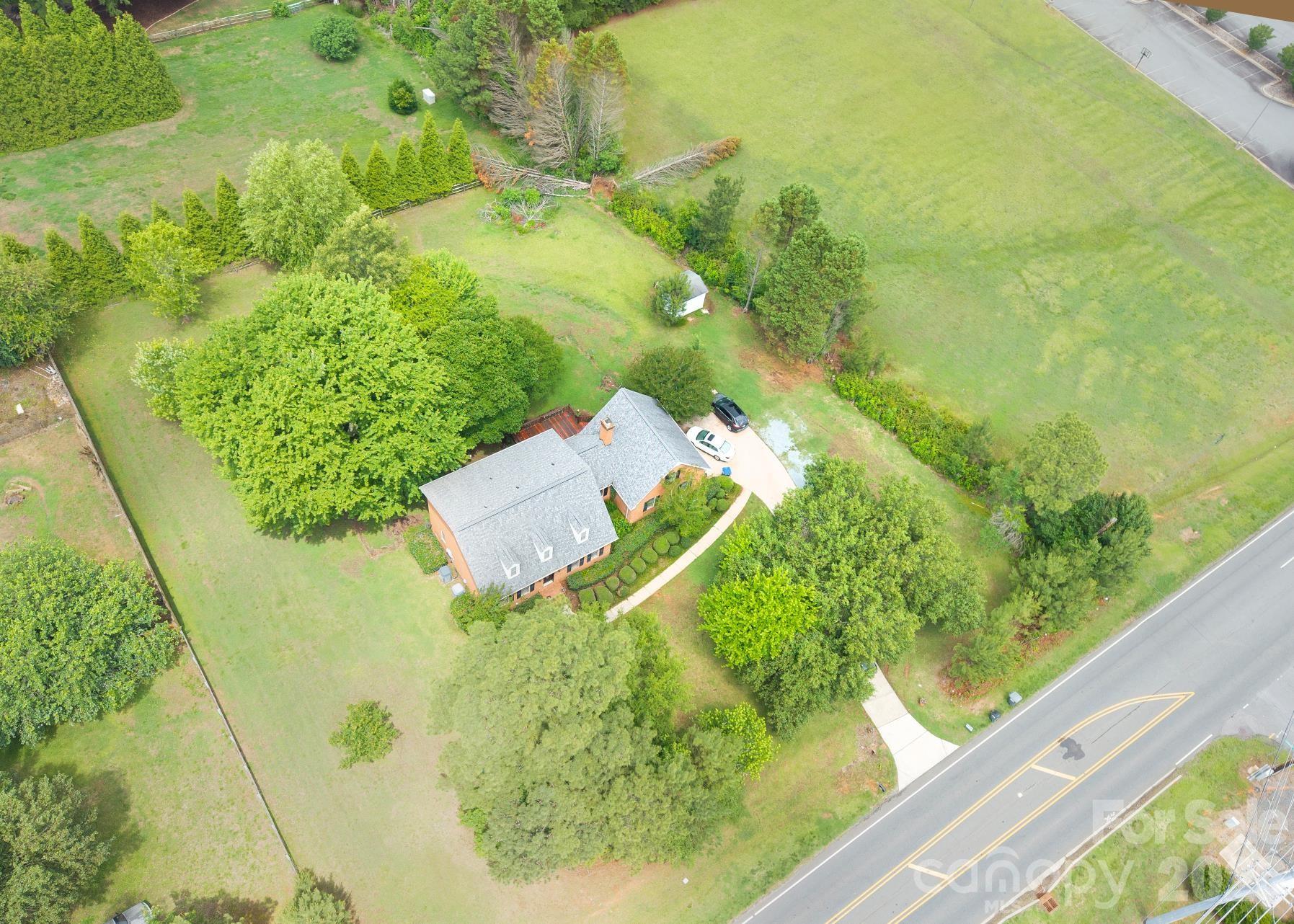 402 S Providence Road — Waxhaw