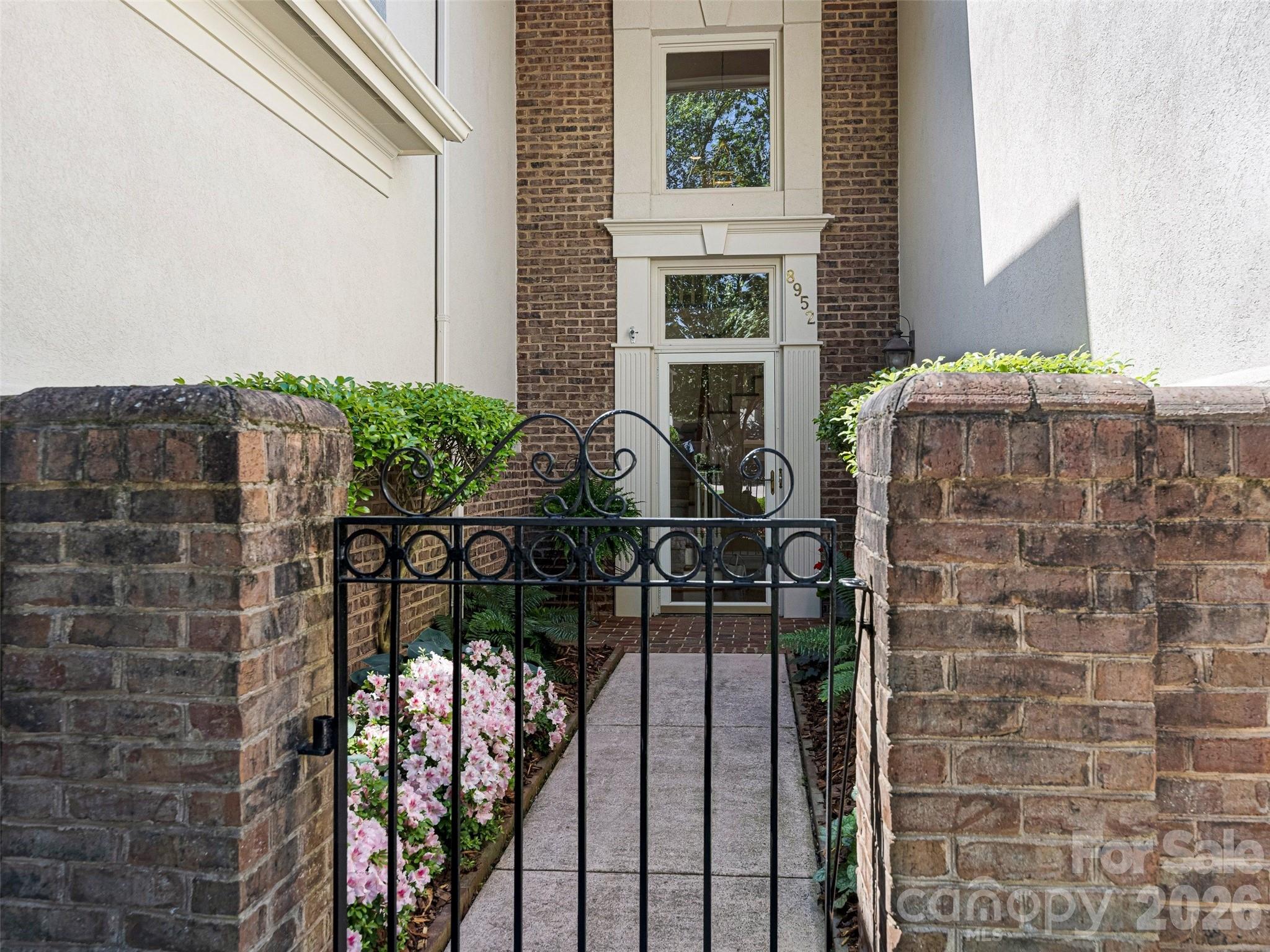 8952 Challis Hill Lane — Charlotte