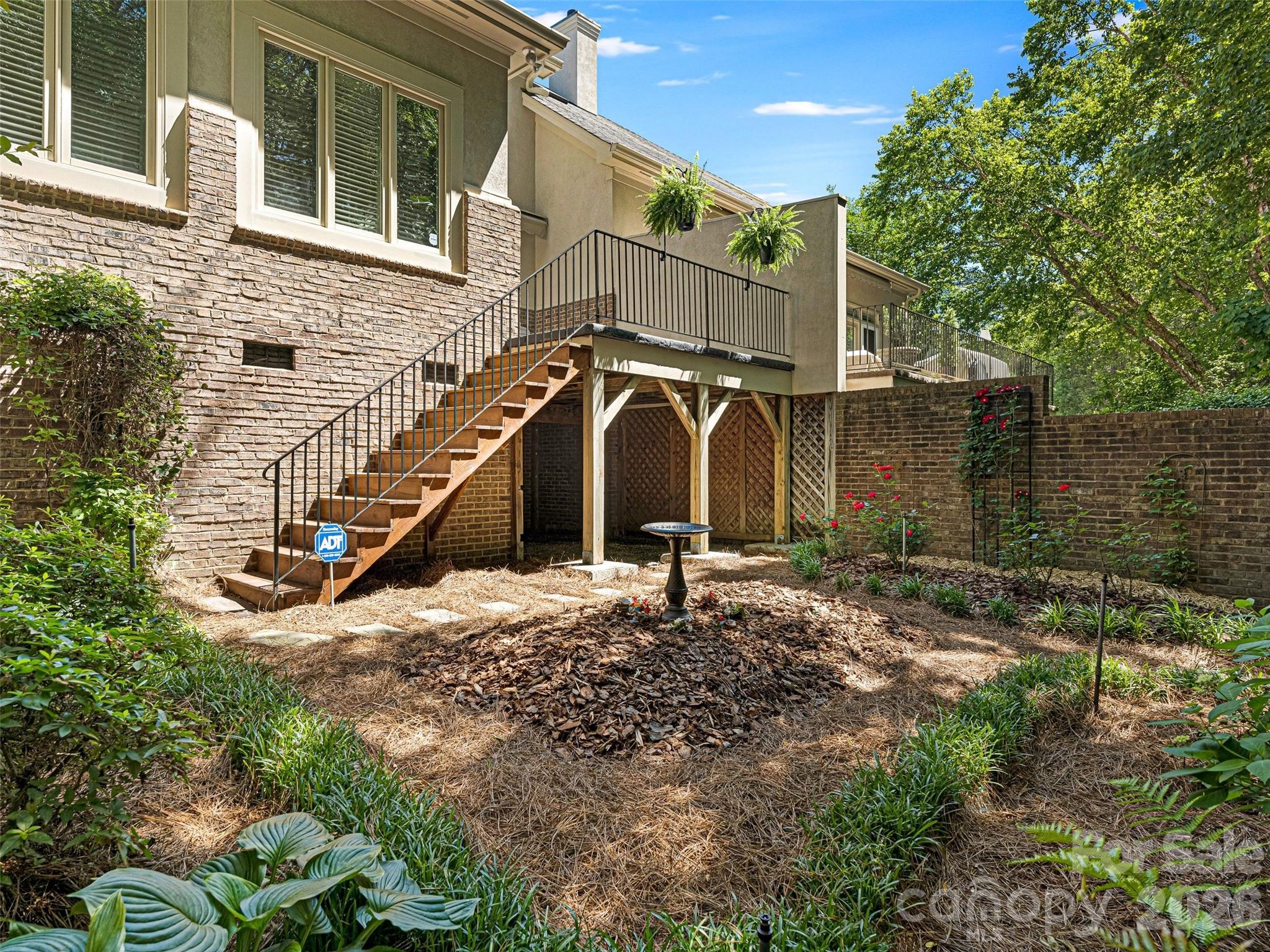 8952 Challis Hill Lane — Charlotte