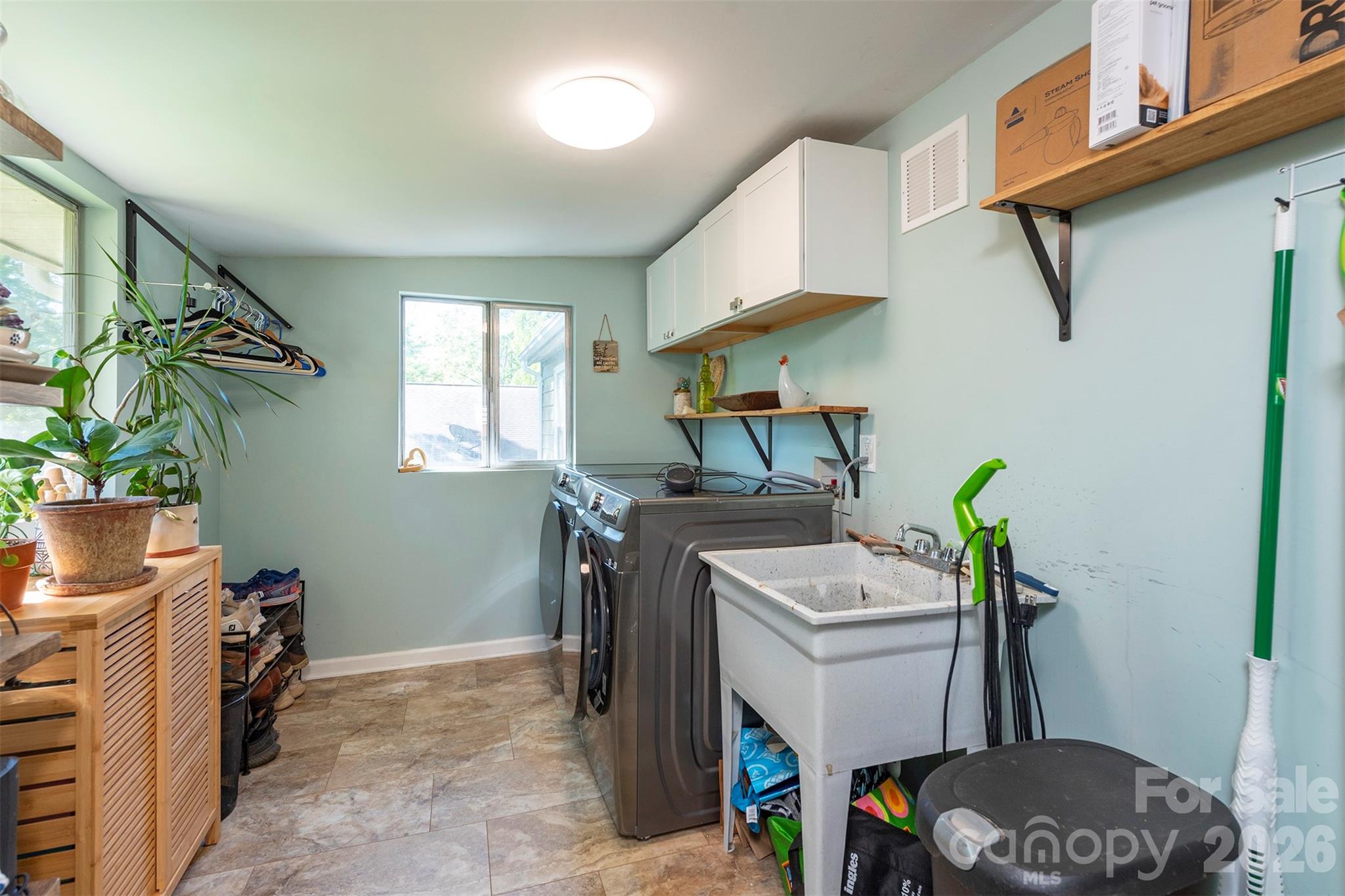 21 Hi Alta Avenue — Asheville