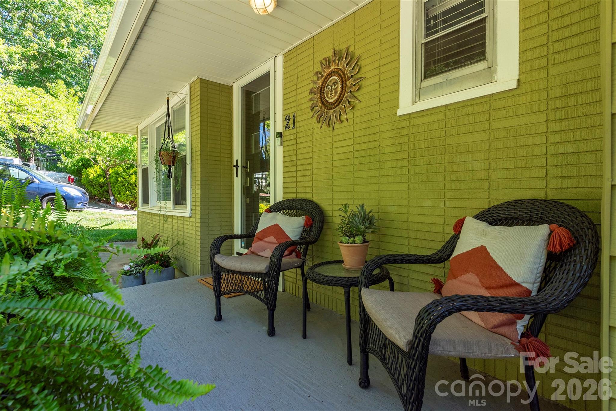 21 Hi Alta Avenue — Asheville
