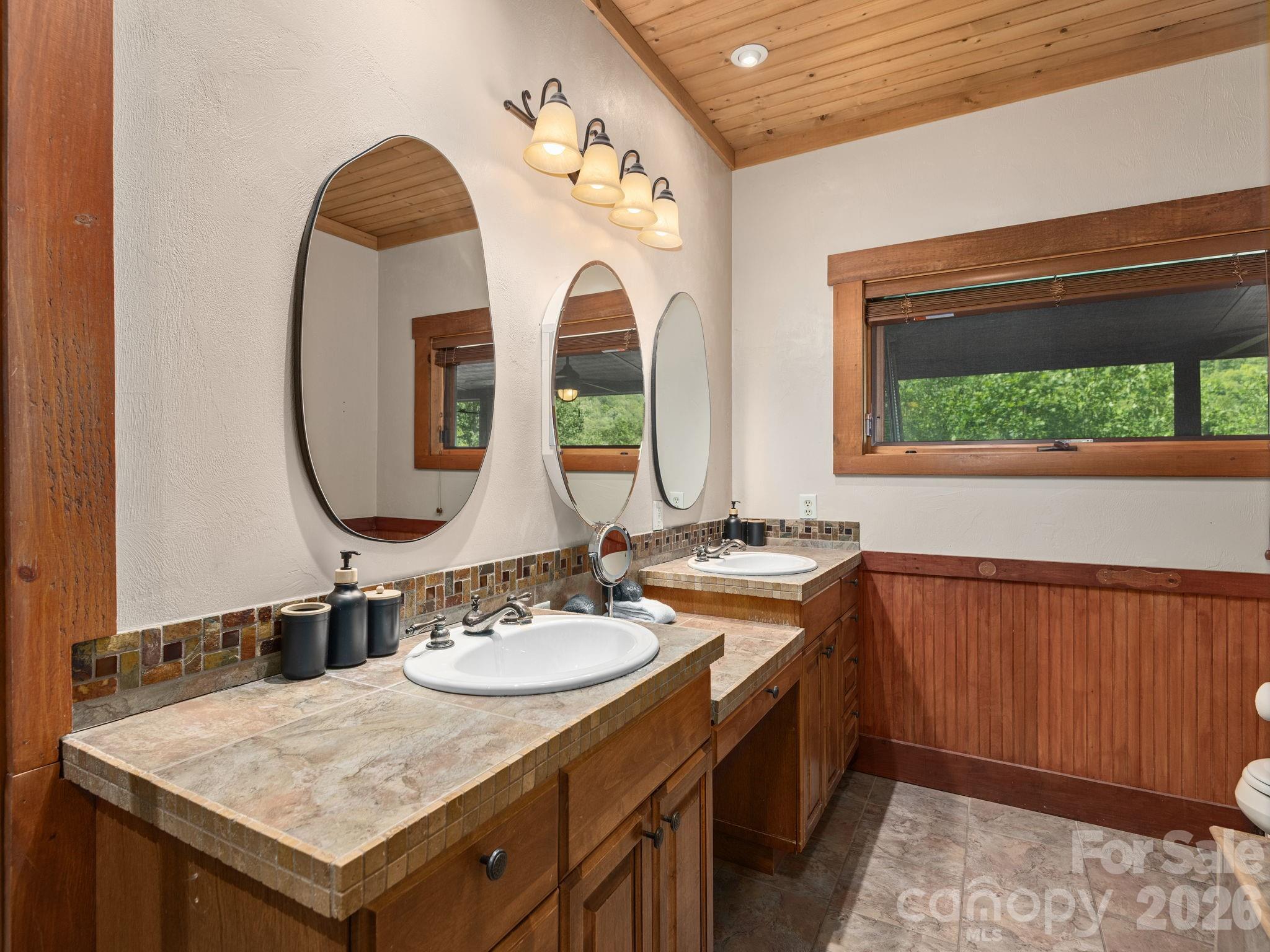 39 Great Aspen Way — Black Mountain