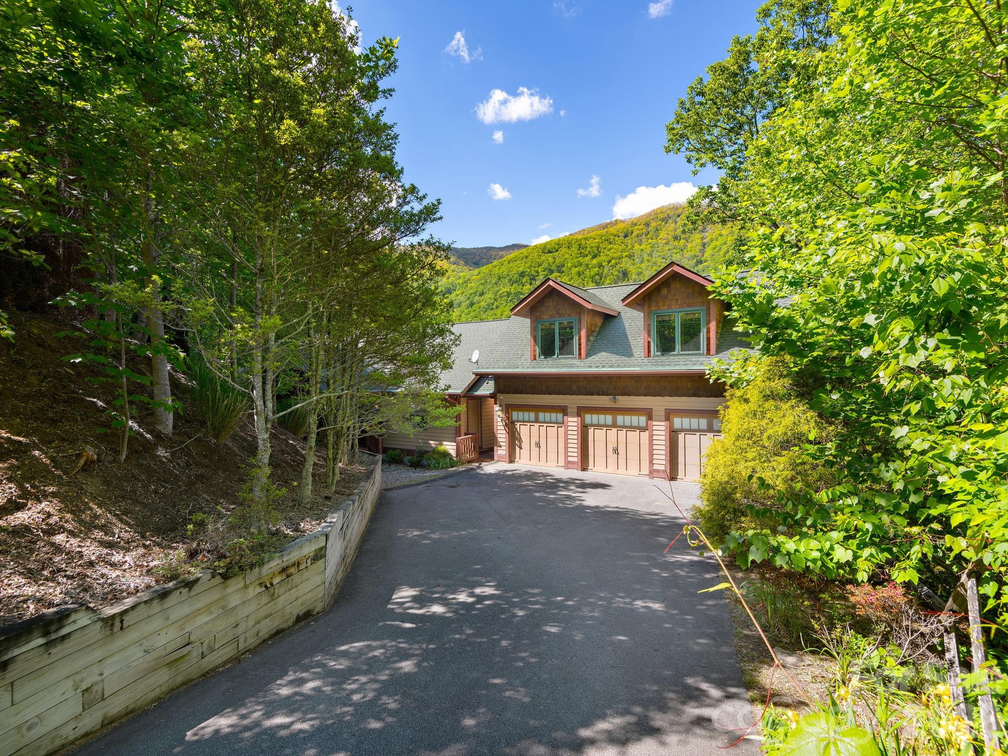 39 Great Aspen Way — Black Mountain