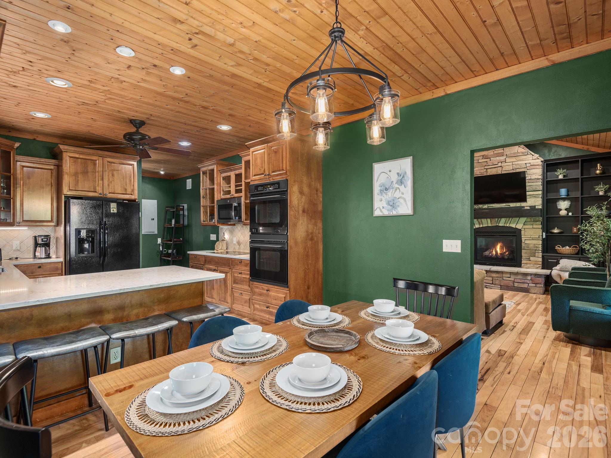 39 Great Aspen Way — Black Mountain