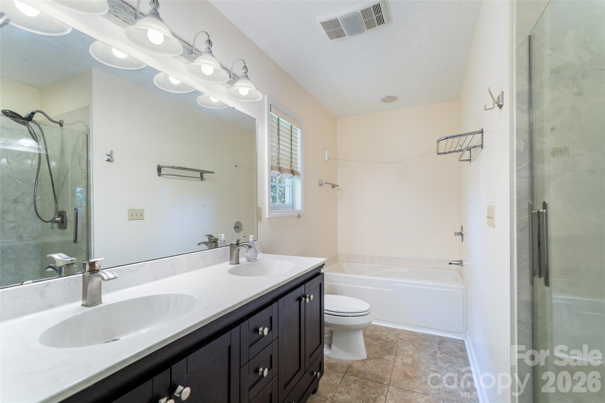 7 Firestone Court — Etowah