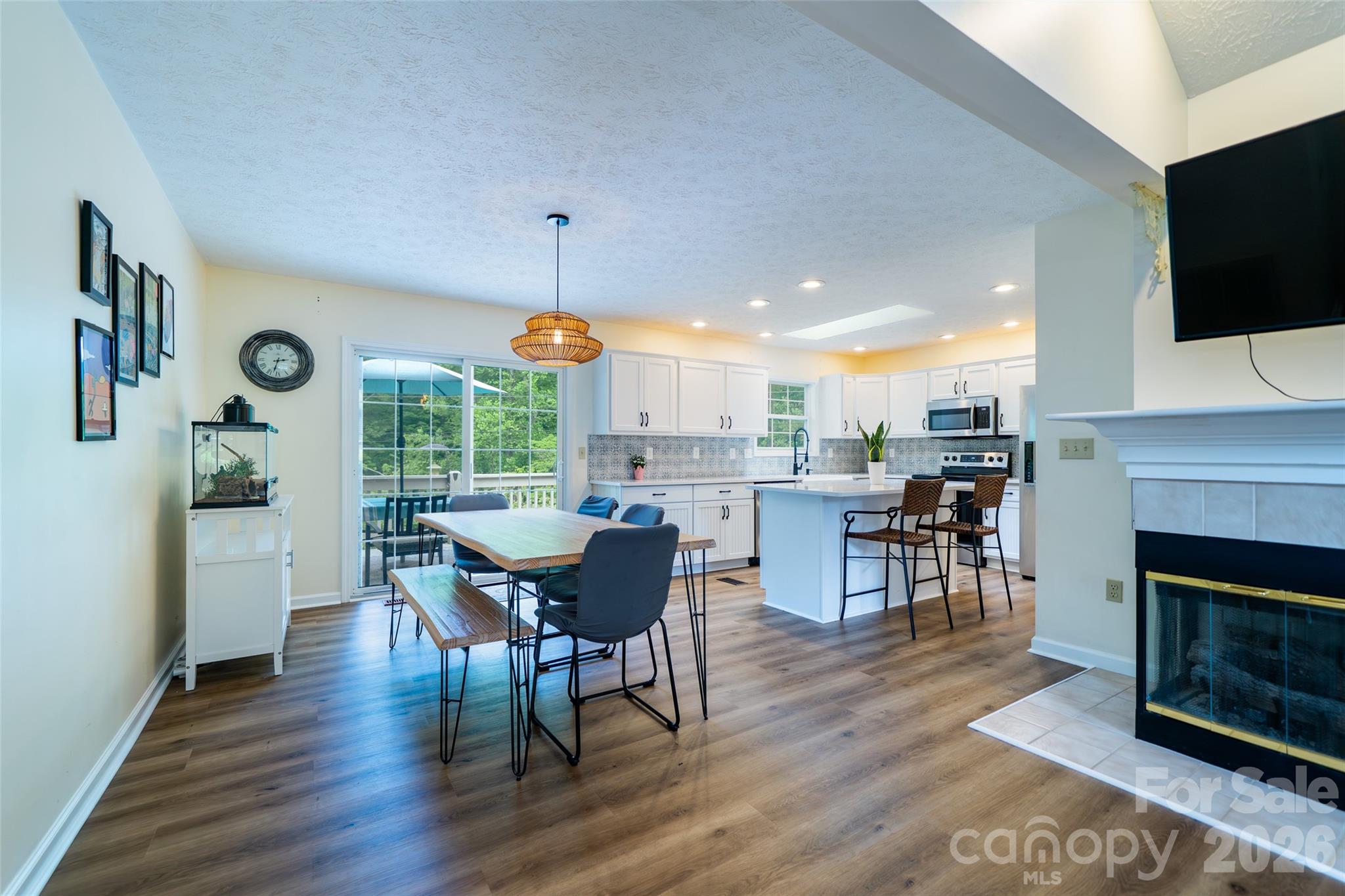 7 Firestone Court — Etowah