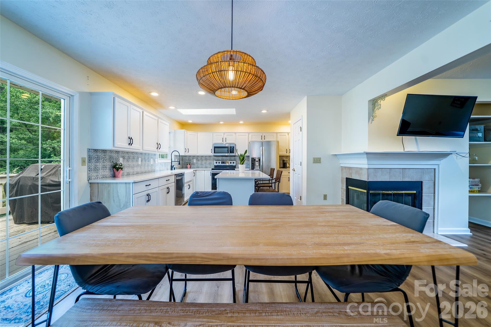 7 Firestone Court — Etowah