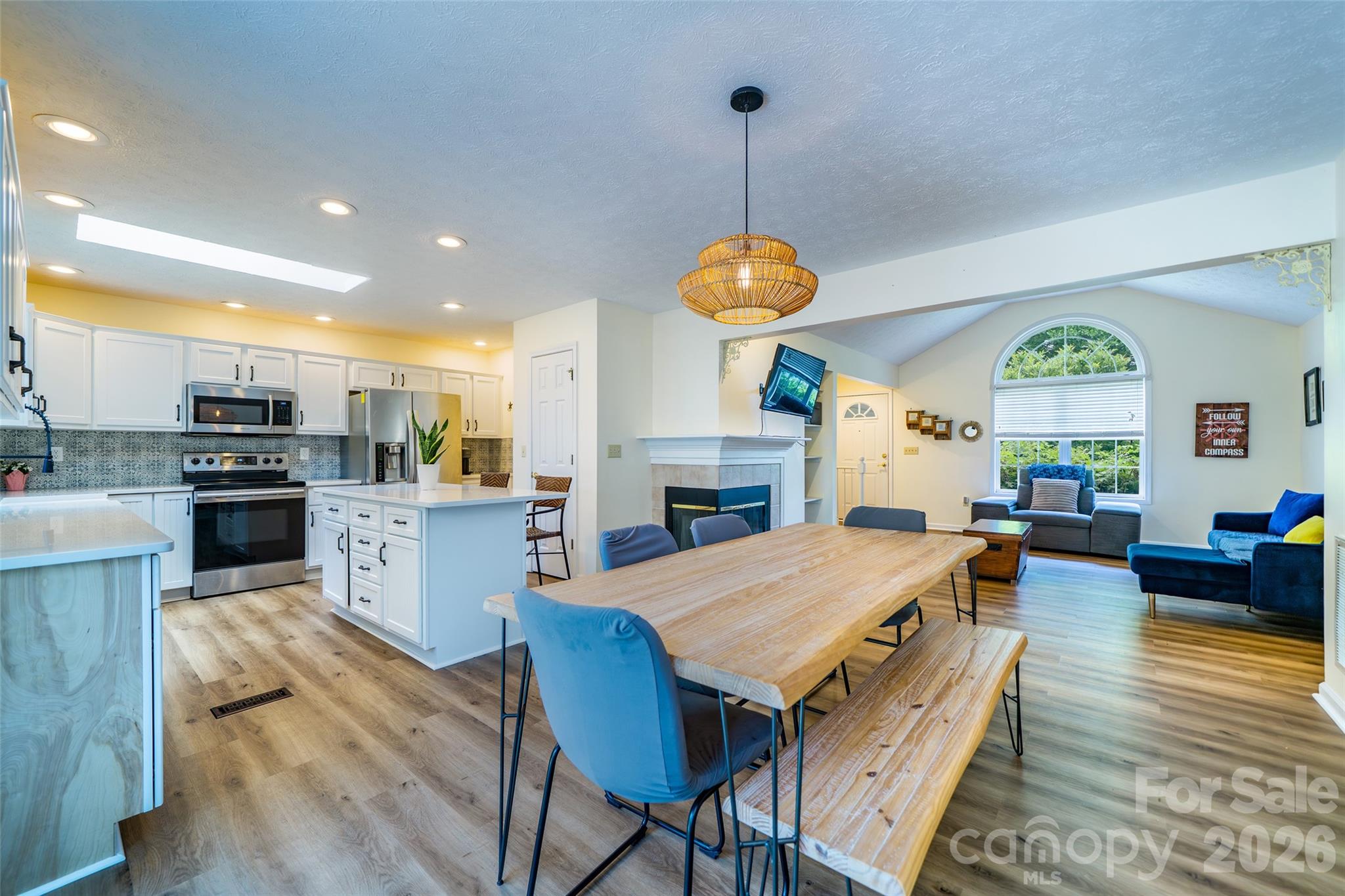7 Firestone Court — Etowah