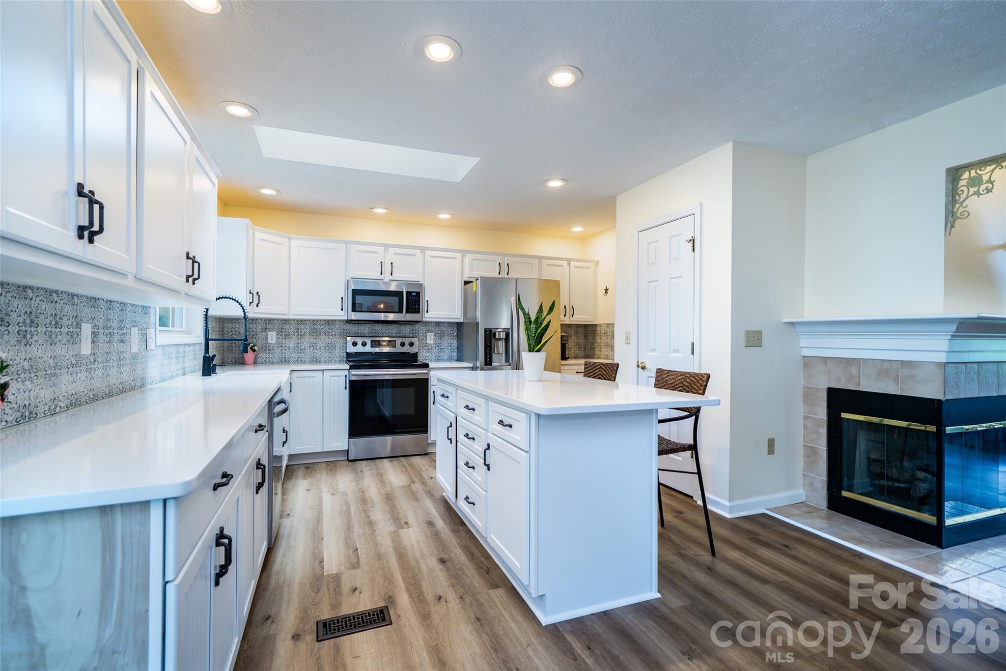 7 Firestone Court — Etowah