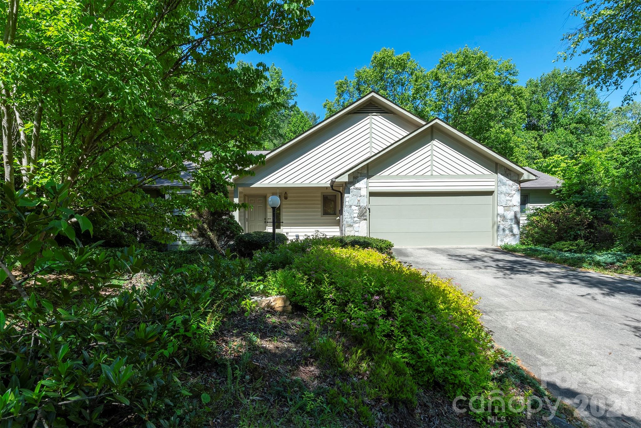 29 Hillcreek Drive — Asheville