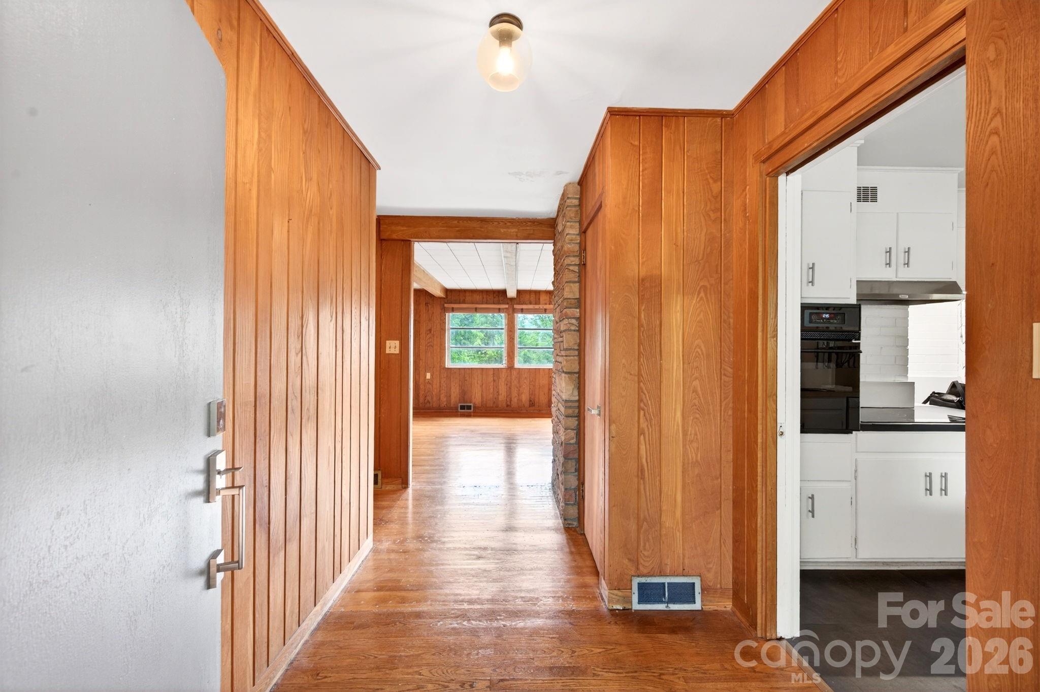 99 Marlborough Road — Asheville
