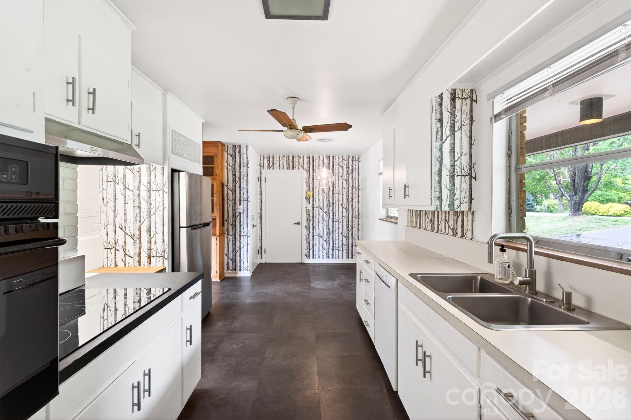99 Marlborough Road — Asheville