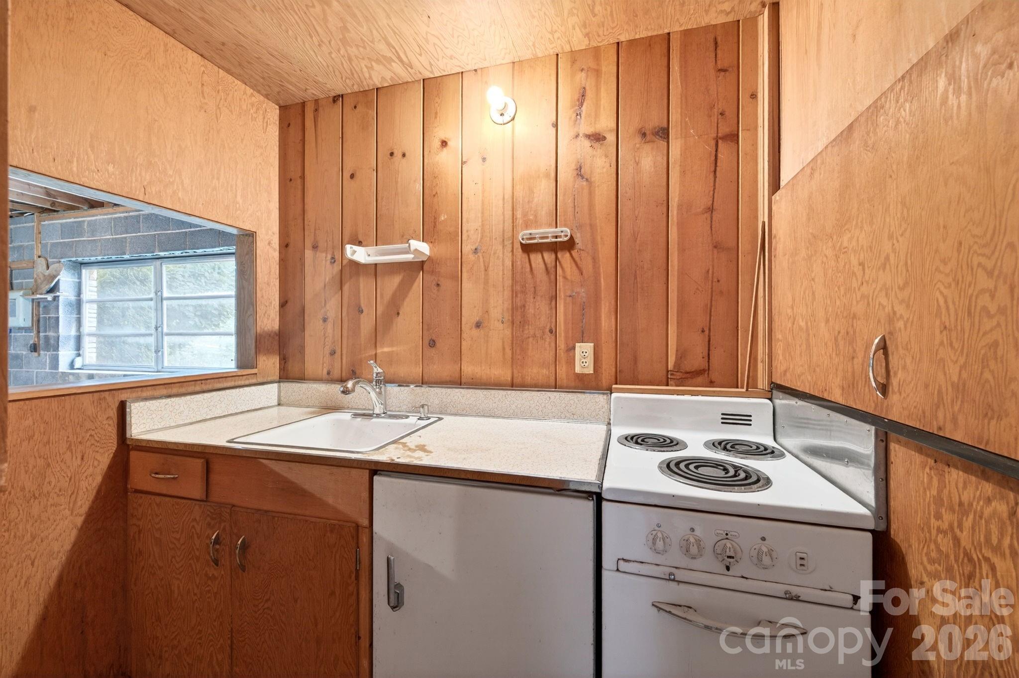 99 Marlborough Road — Asheville