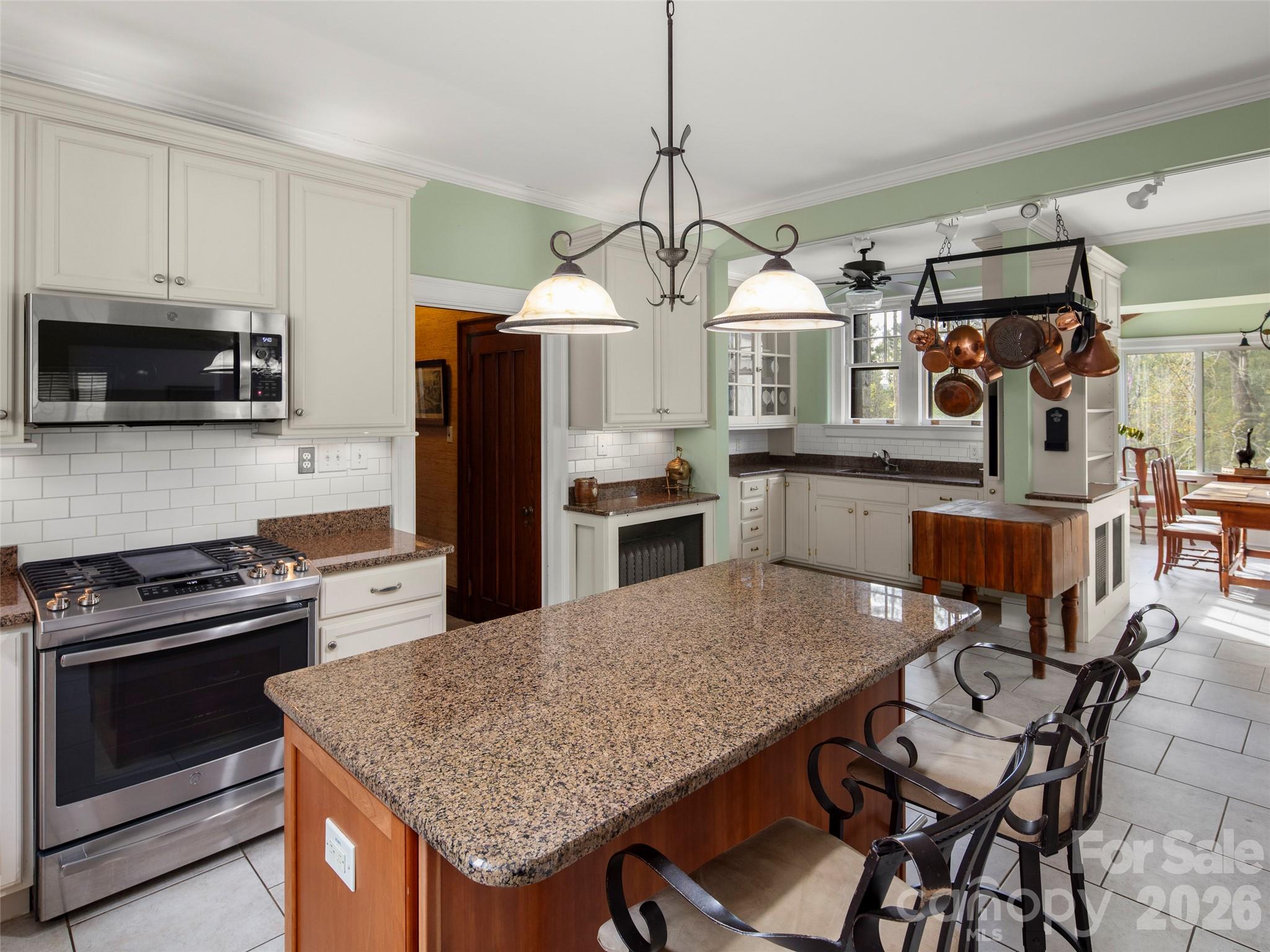 436 Vanderbilt Road — Biltmore Forest