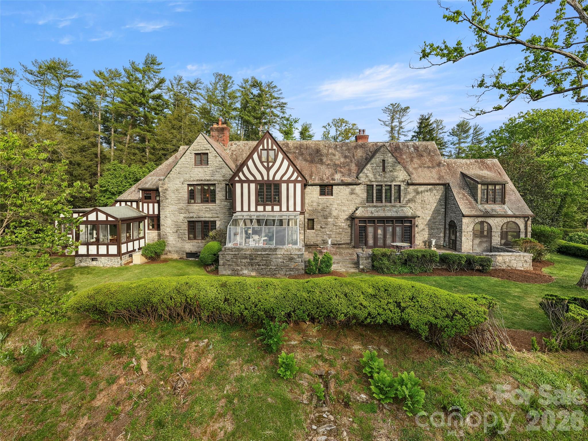 436 Vanderbilt Road — Biltmore Forest