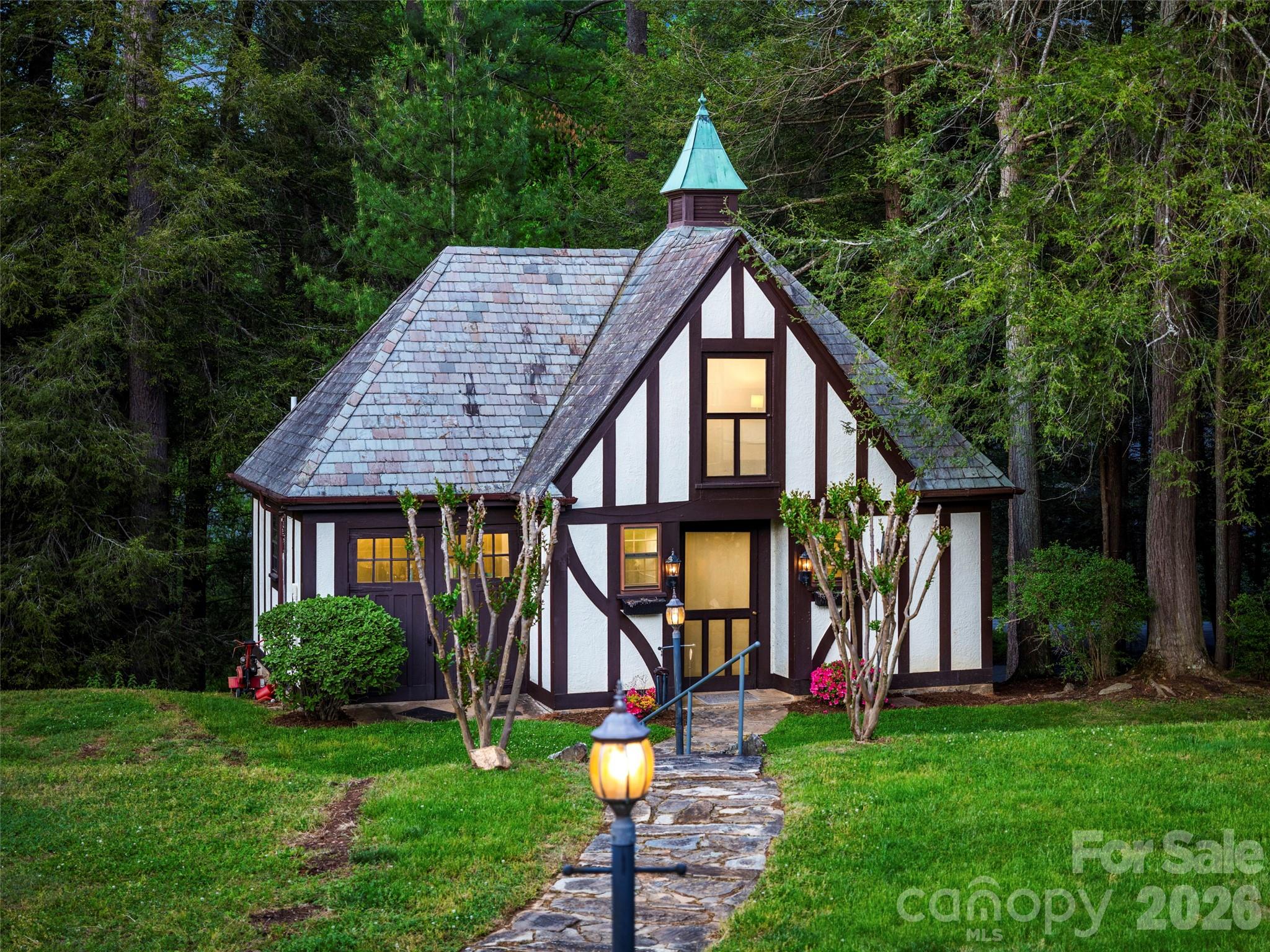436 Vanderbilt Road — Biltmore Forest