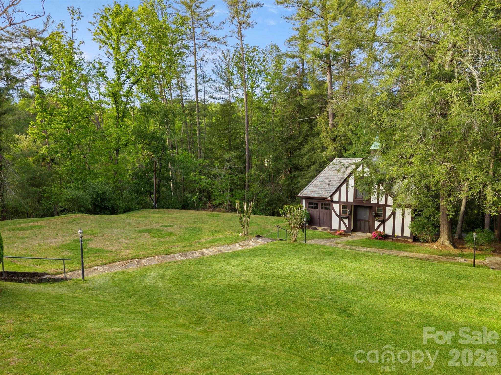 436 Vanderbilt Road — Biltmore Forest