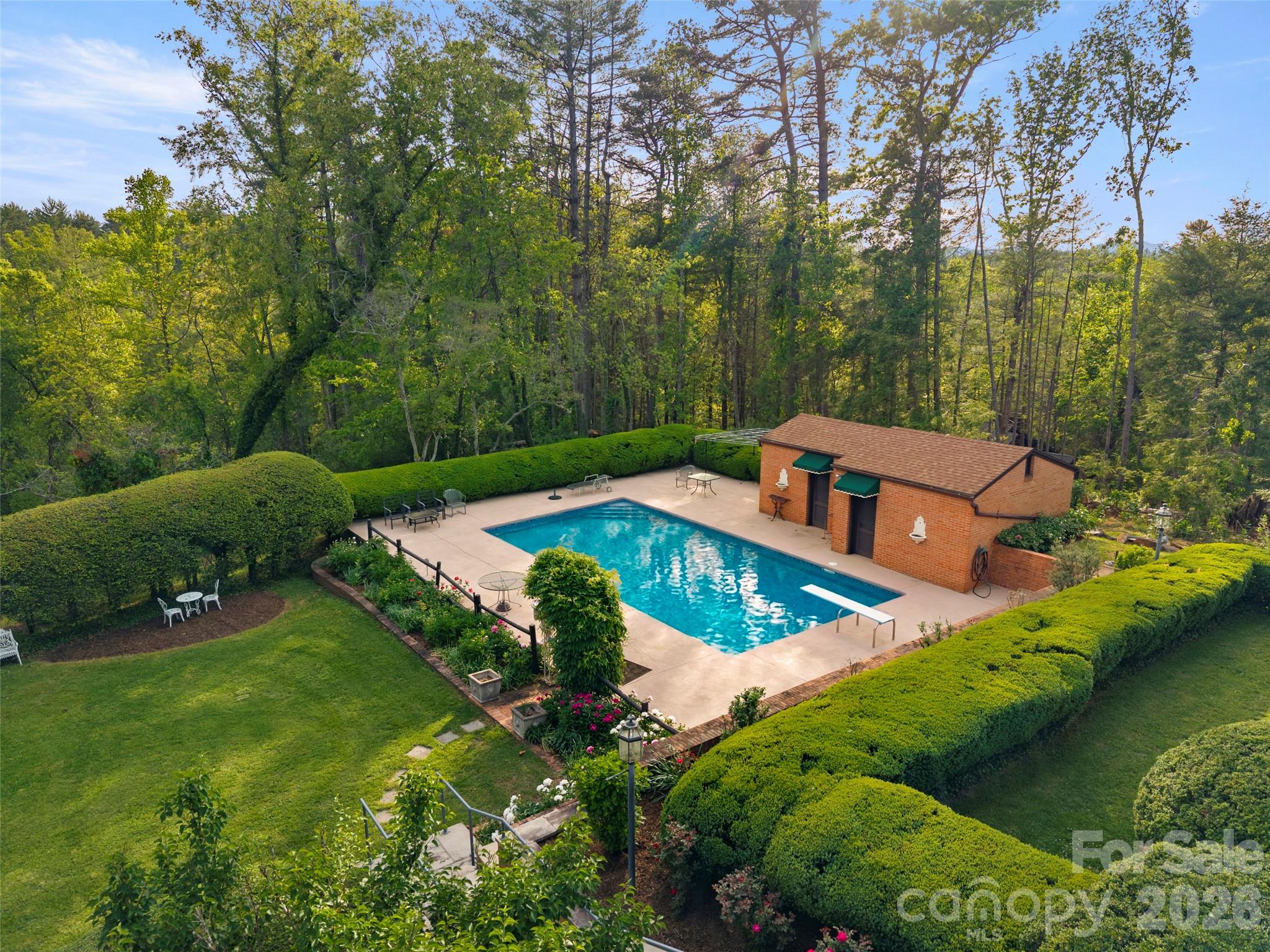 436 Vanderbilt Road — Biltmore Forest