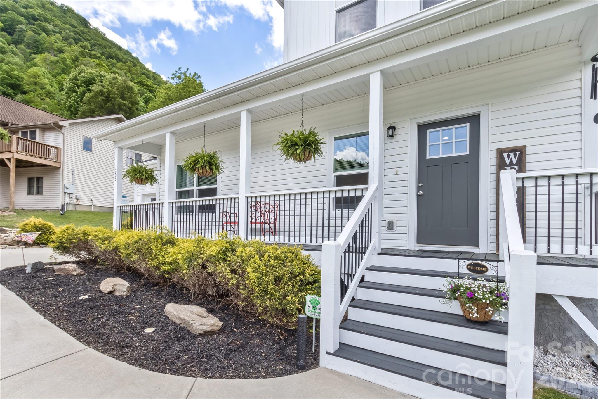 206 Linsonwood Road — Waynesville