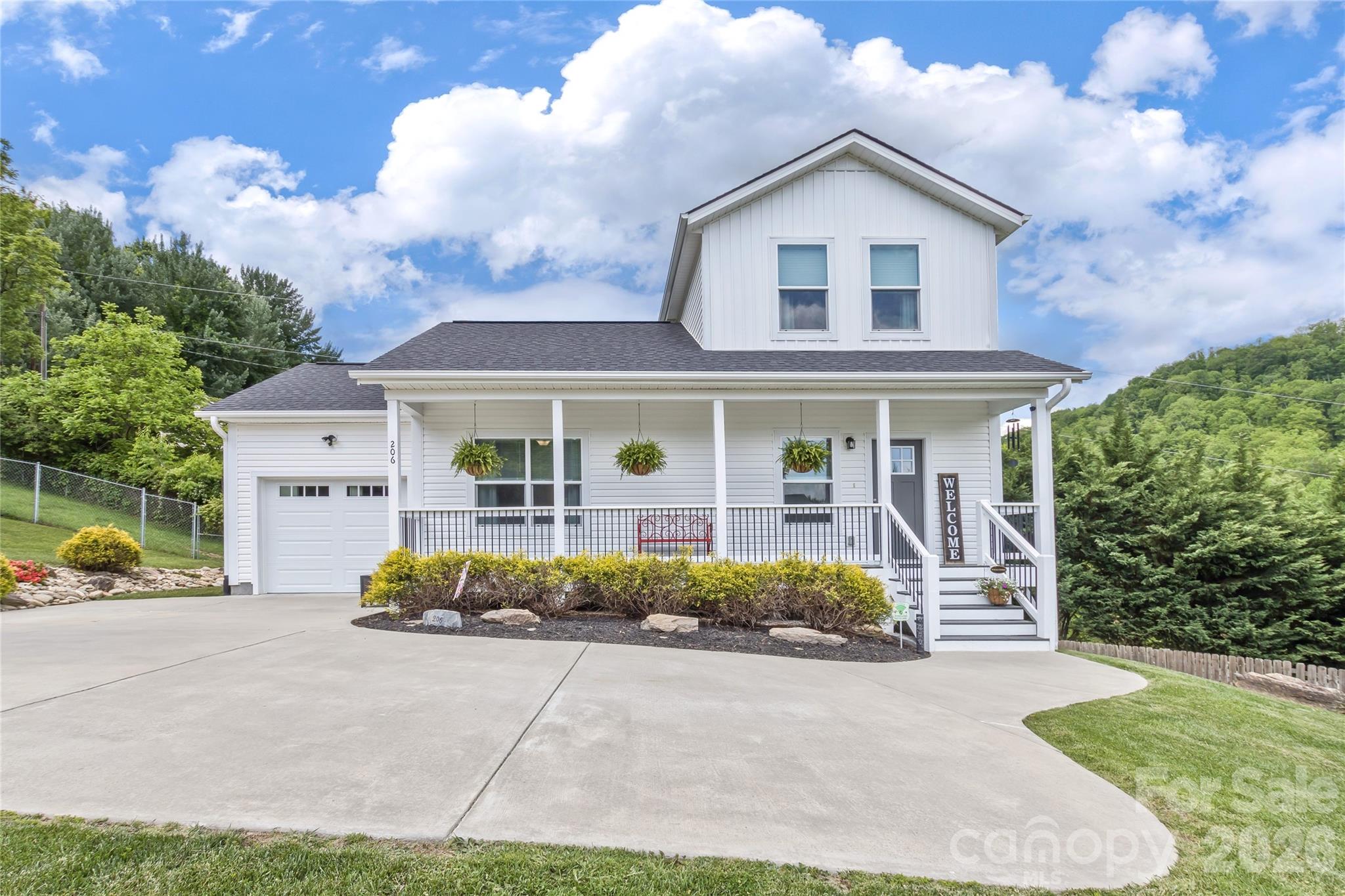 206 Linsonwood Road — Waynesville