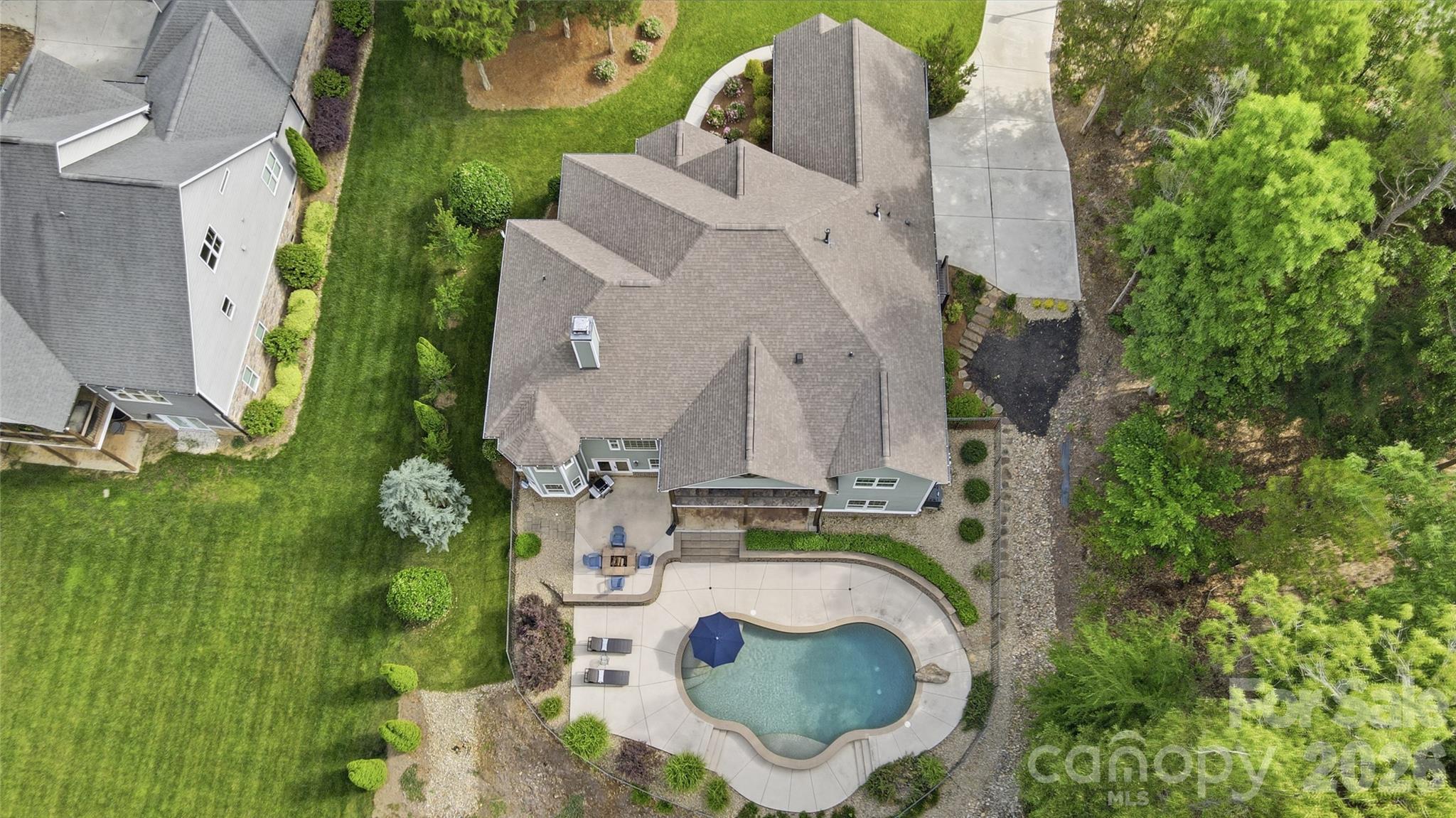 670 Arrow Point Lane — Davidson