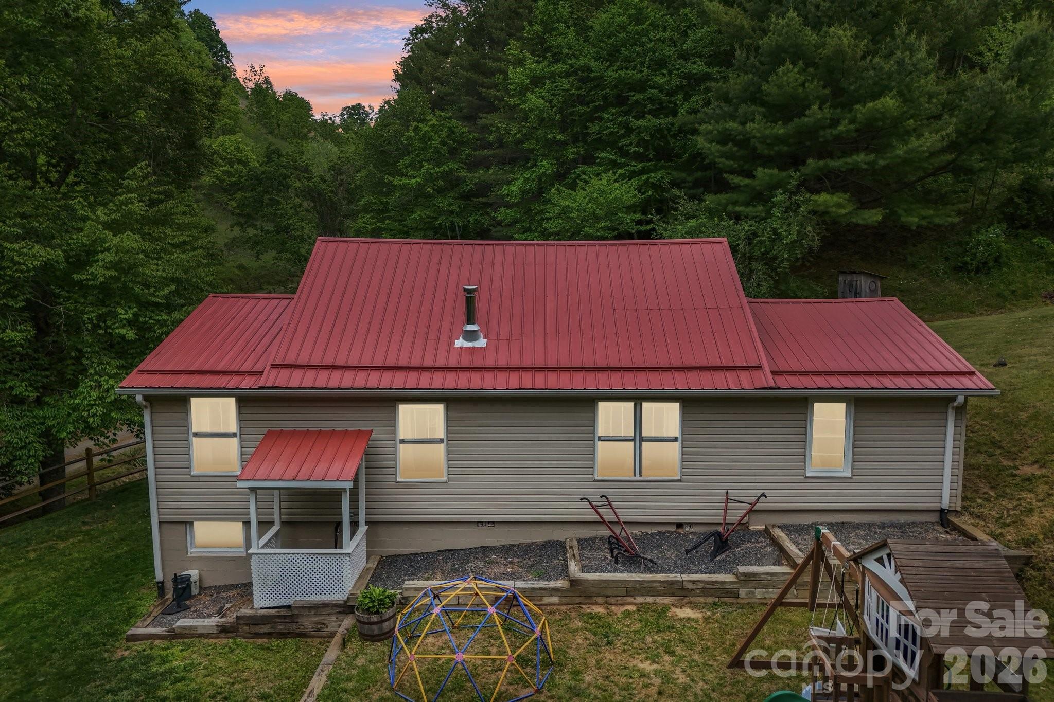 302 Battle Creek Drive — Green Mountain