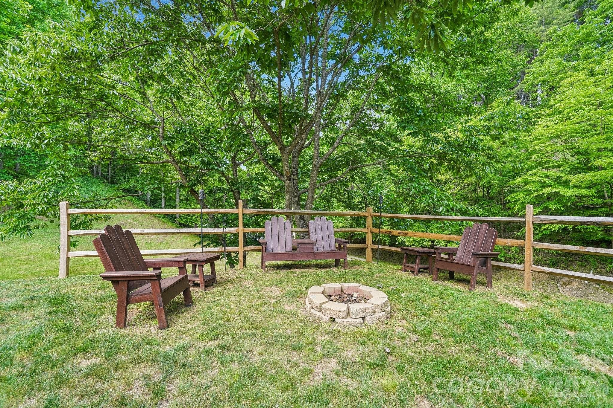 302 Battle Creek Drive — Green Mountain