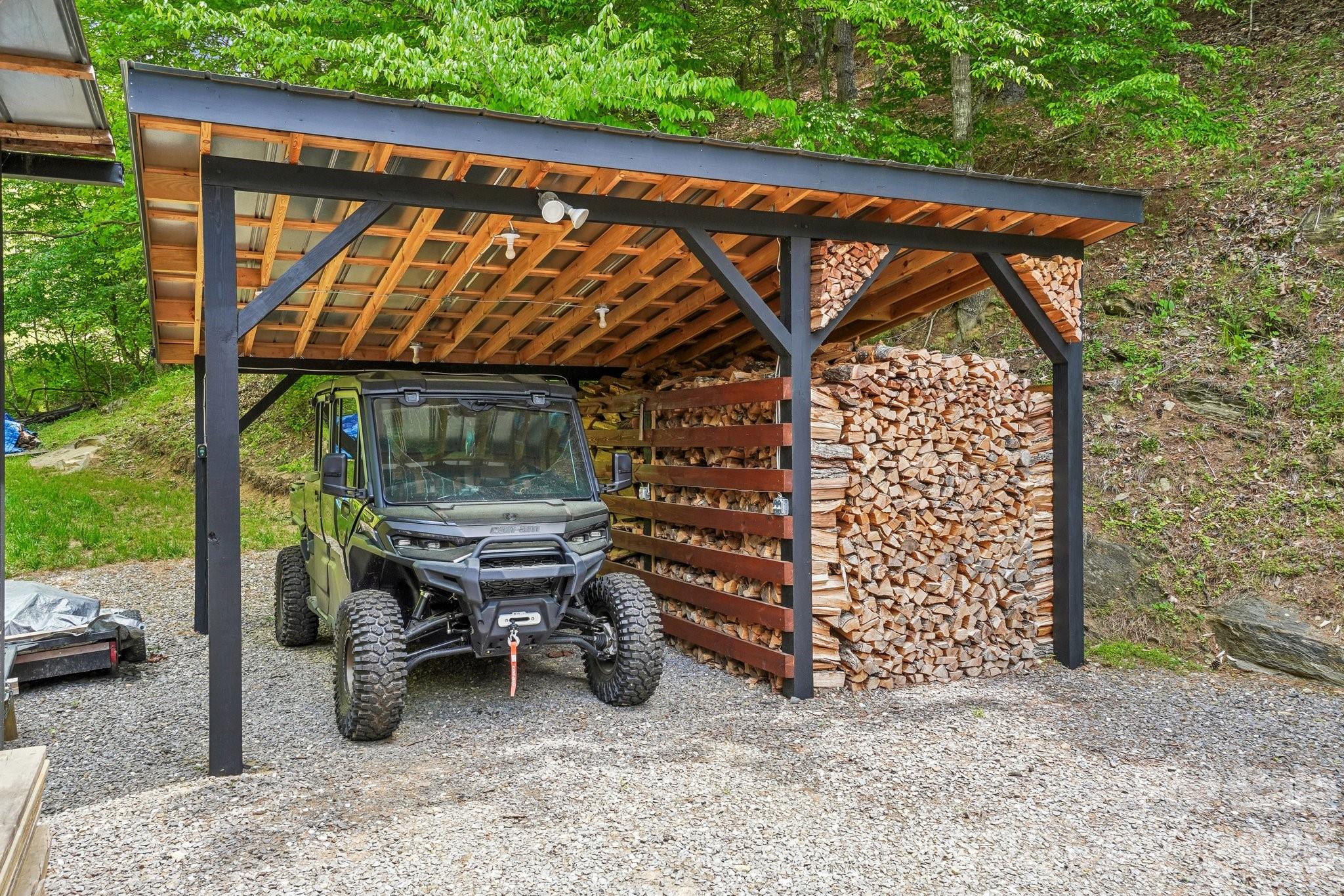 302 Battle Creek Drive — Green Mountain