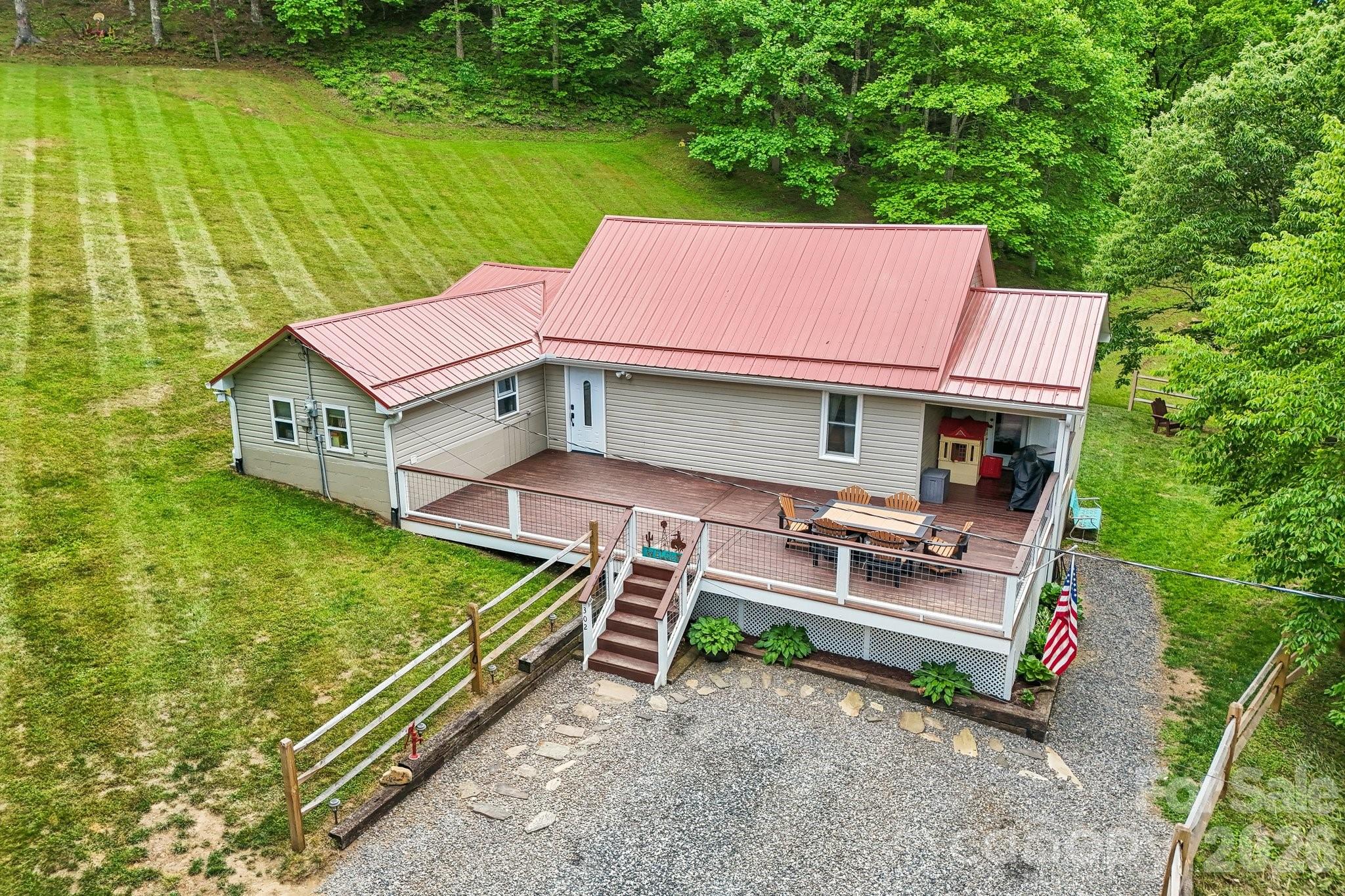 302 Battle Creek Drive — Green Mountain