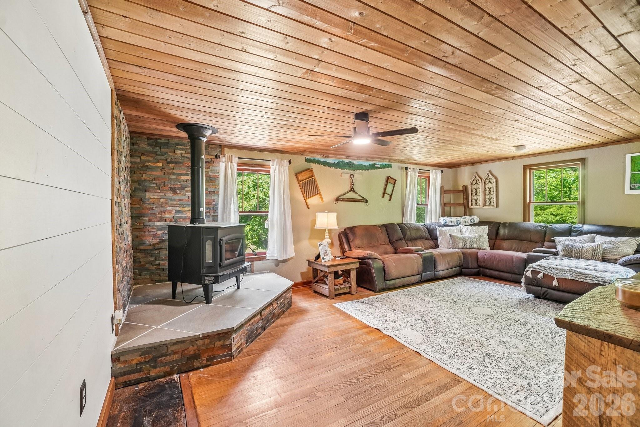 302 Battle Creek Drive — Green Mountain