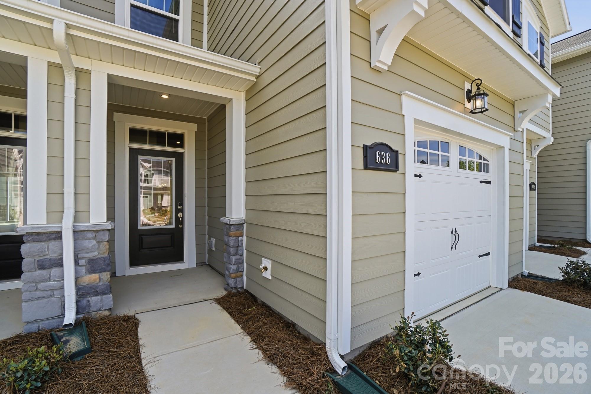332 Laura Elizabeth Lane — Clover