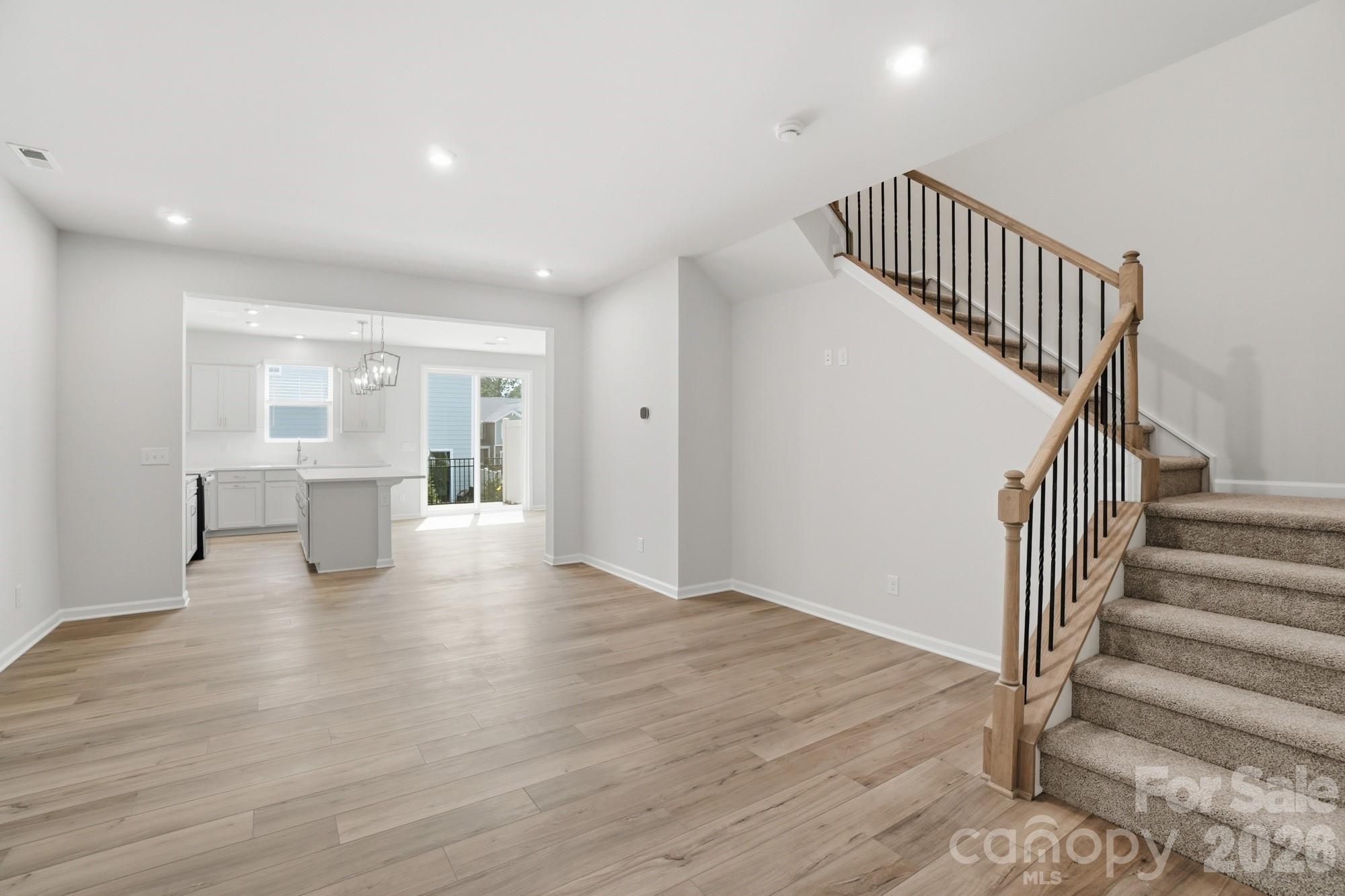 332 Laura Elizabeth Lane — Clover