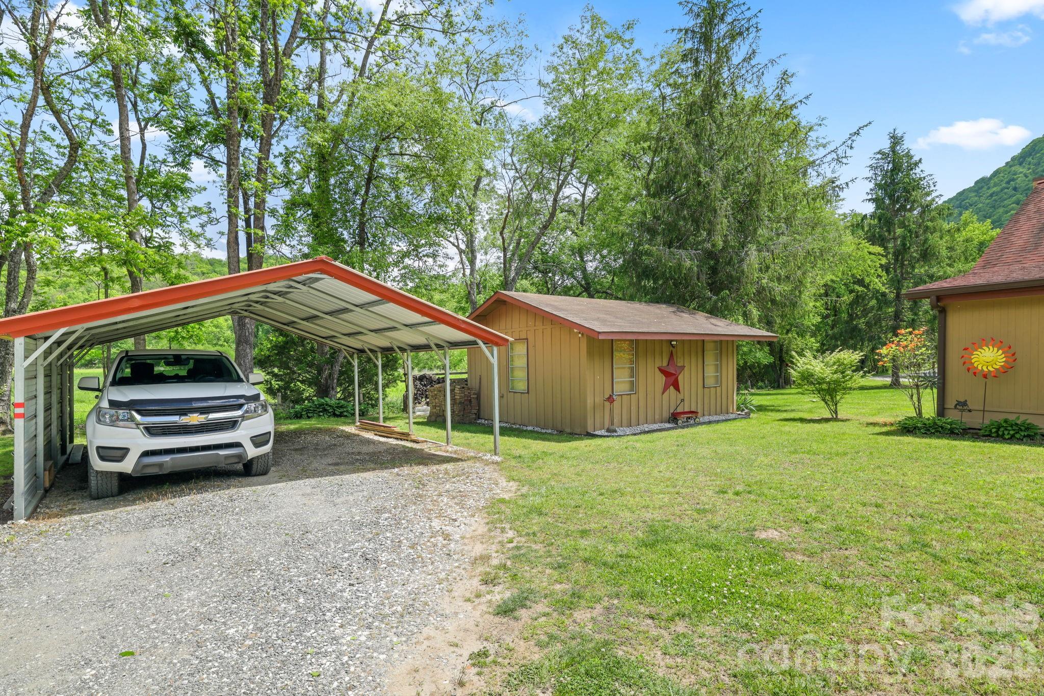 300 Bugle Boy Drive — Cullowhee