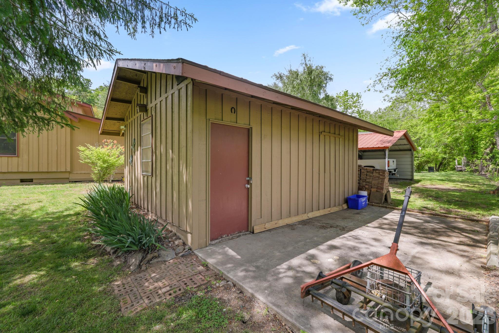 300 Bugle Boy Drive — Cullowhee