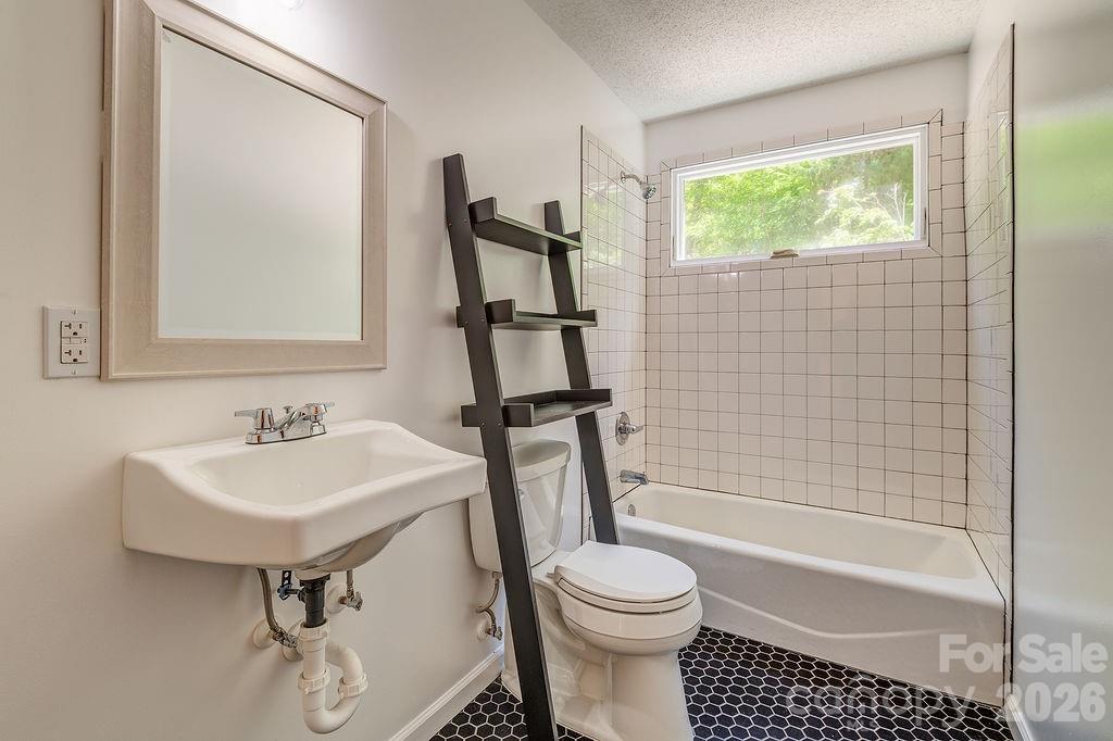 146 Churchill Downs Drive — Fairview
