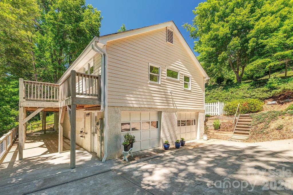 146 Churchill Downs Drive — Fairview