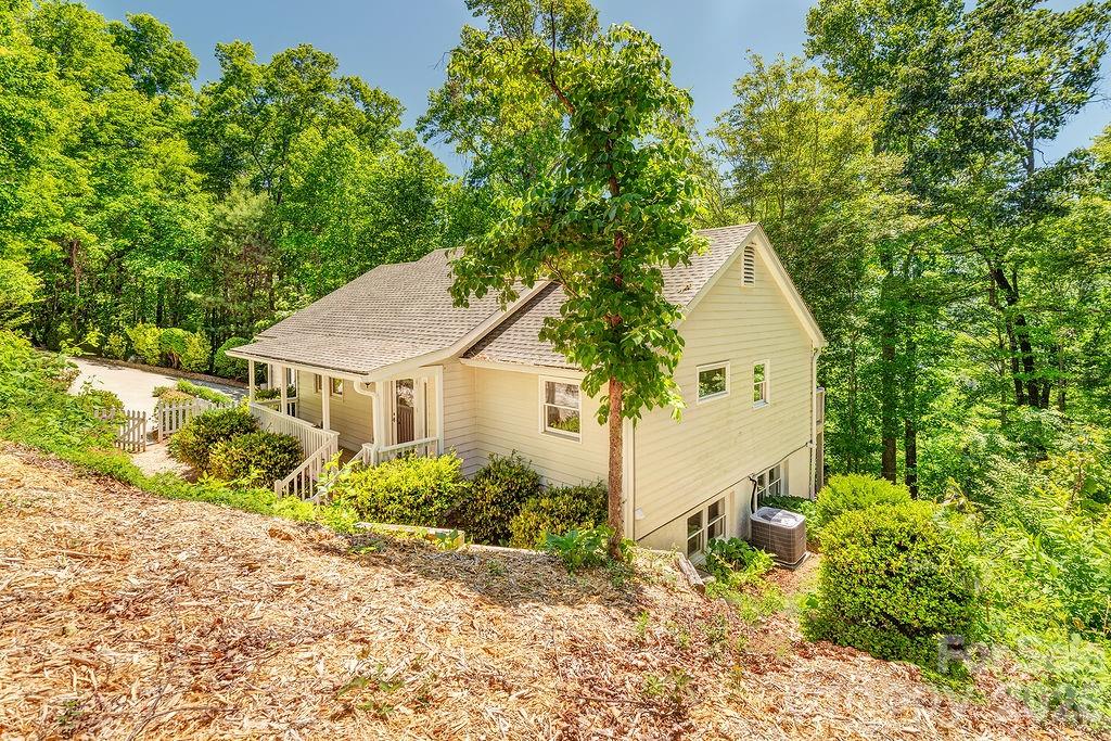 146 Churchill Downs Drive — Fairview