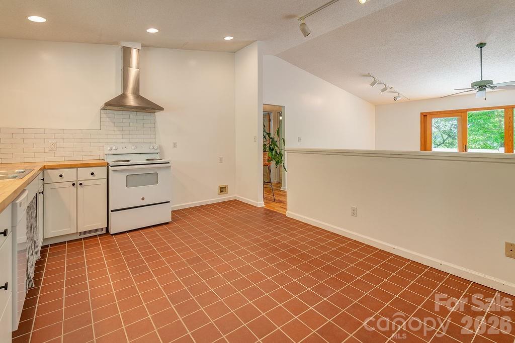 146 Churchill Downs Drive — Fairview