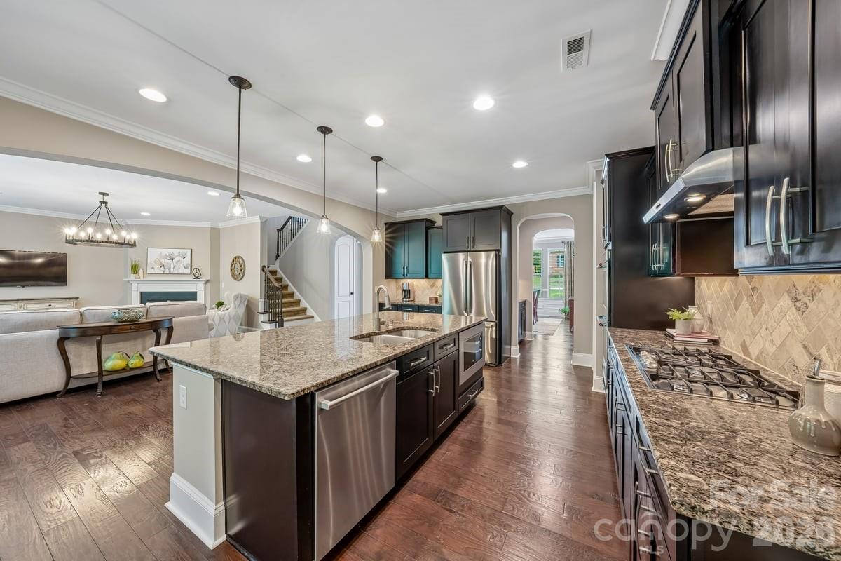7111 Yellowhorn Trail — Waxhaw