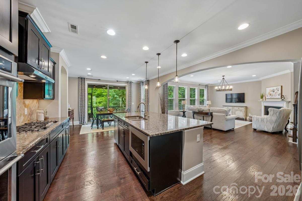7111 Yellowhorn Trail — Waxhaw