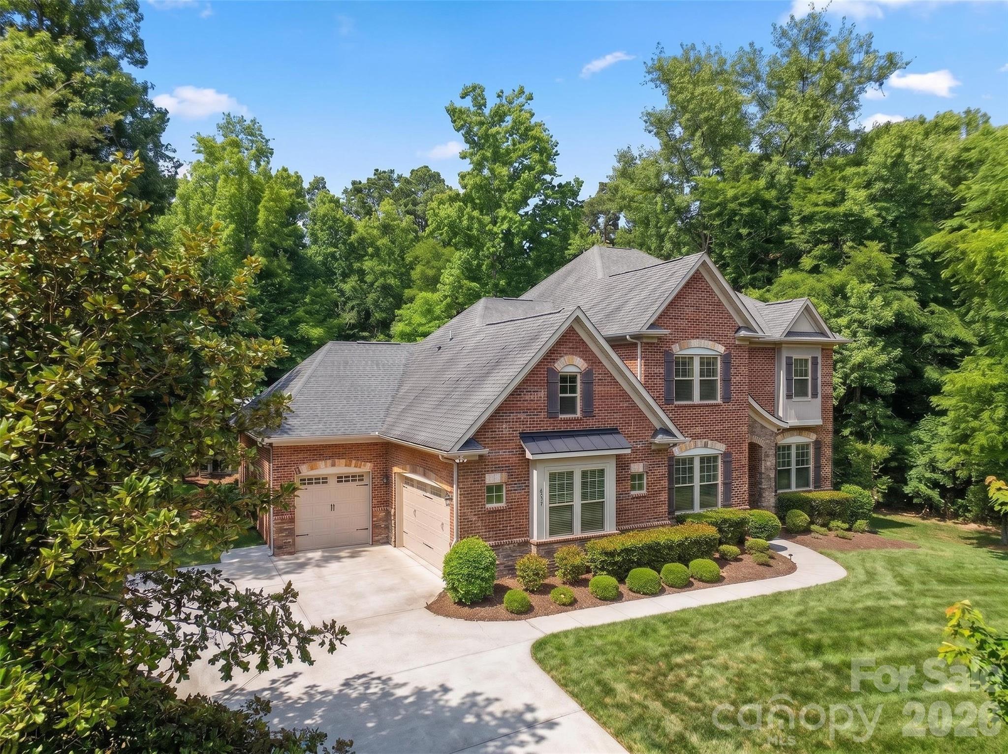 1005 Kara Court — Matthews