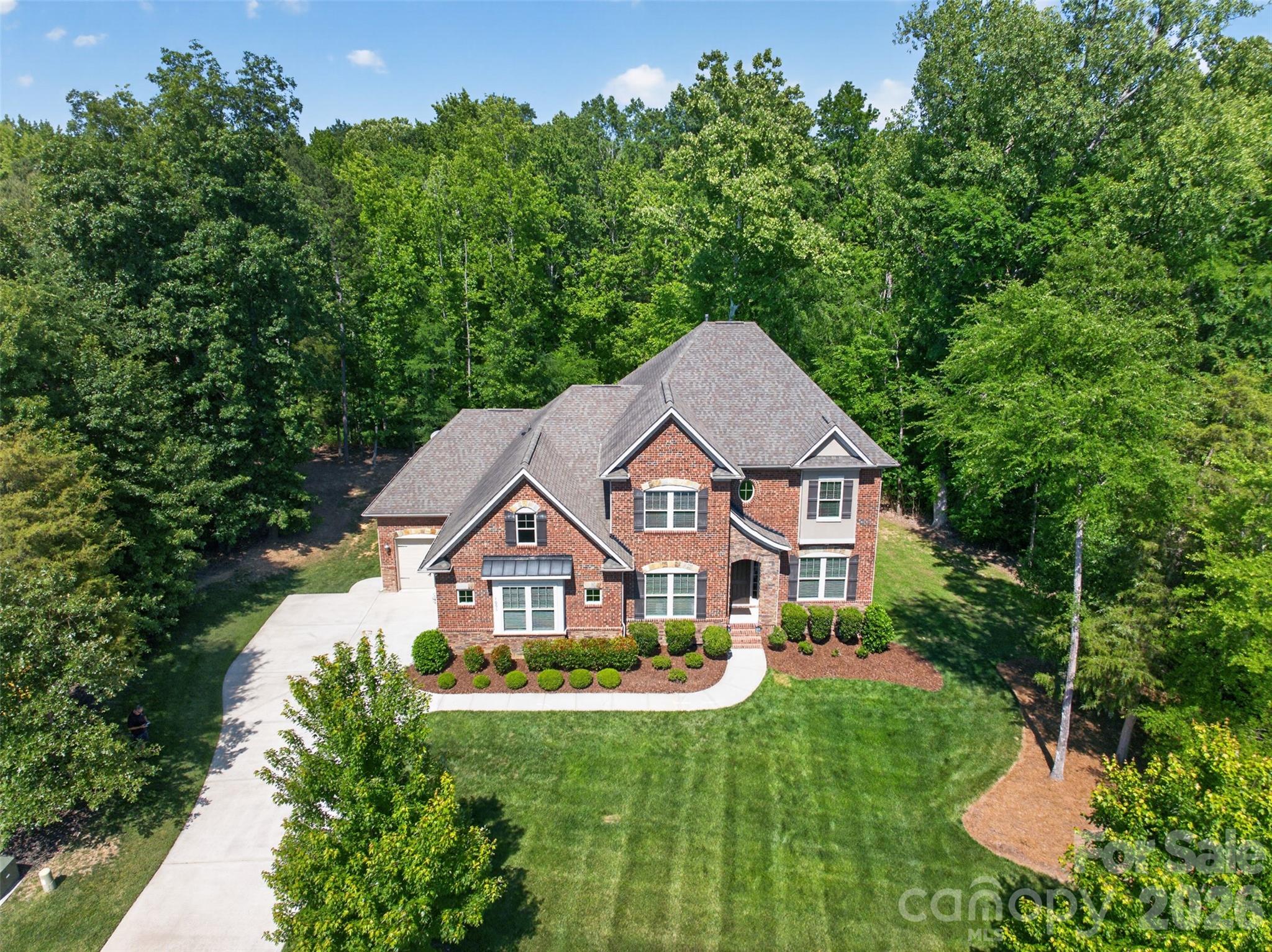1005 Kara Court — Matthews