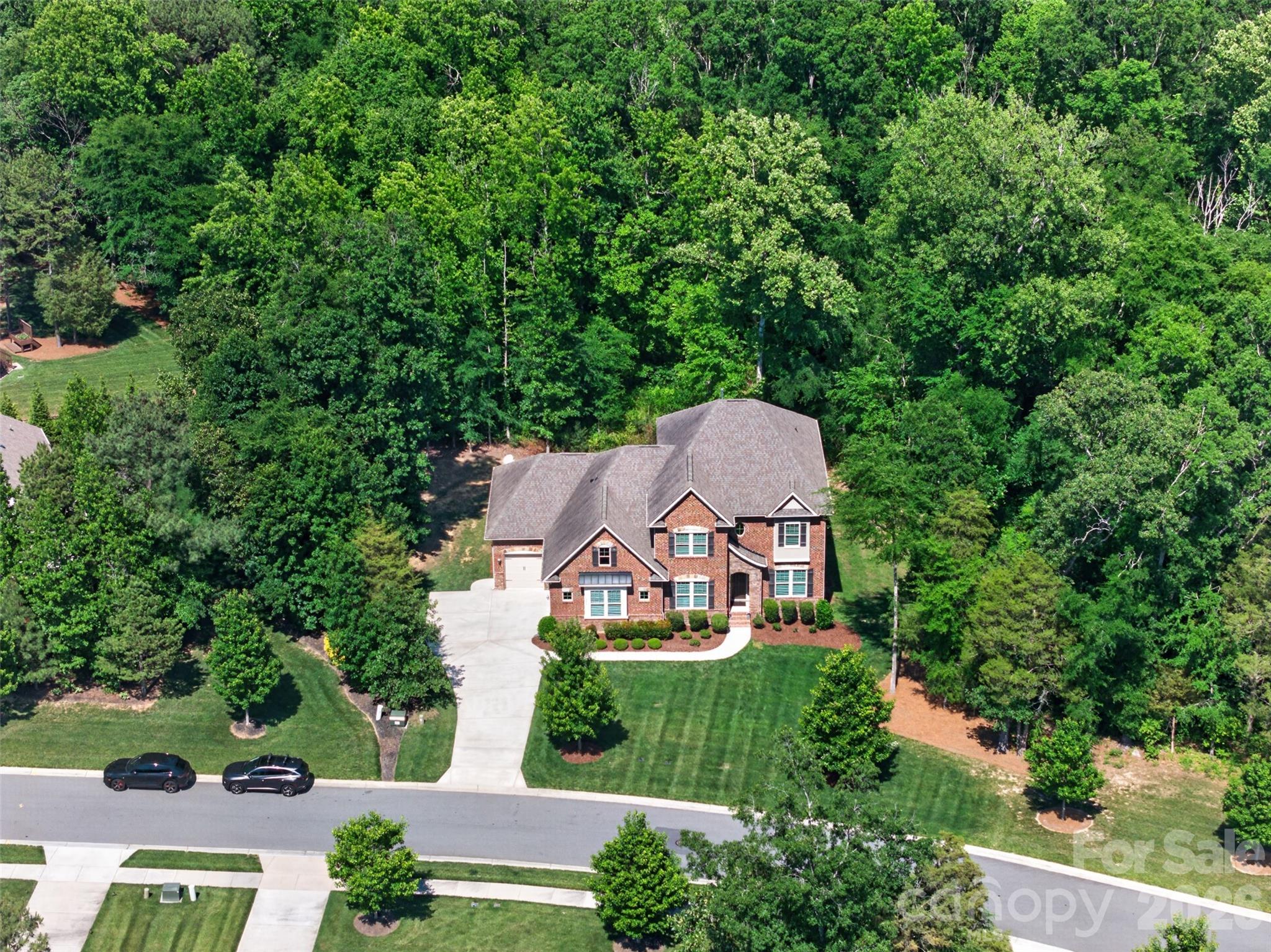 1005 Kara Court — Matthews