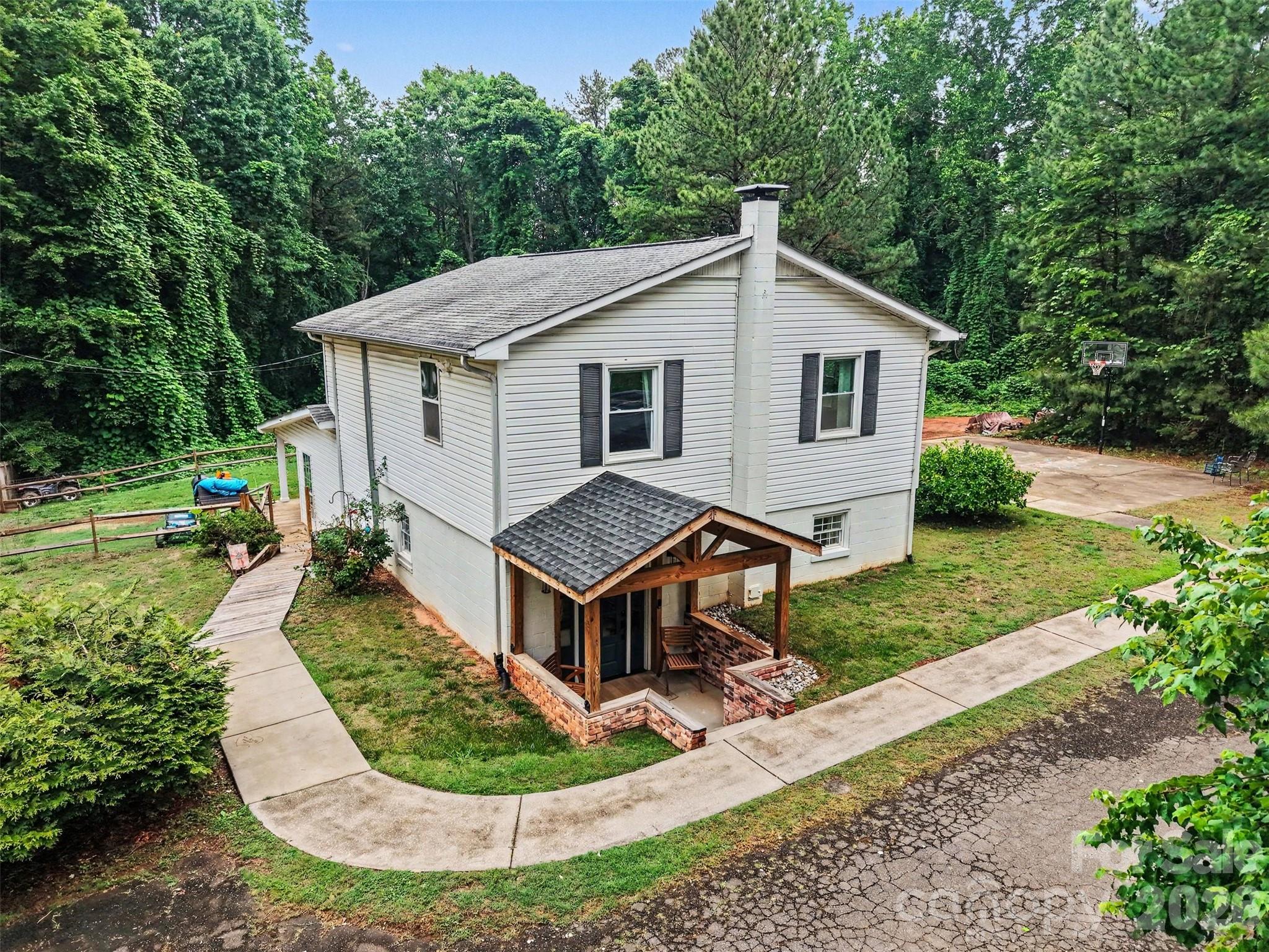 184 Canal Road — Belmont