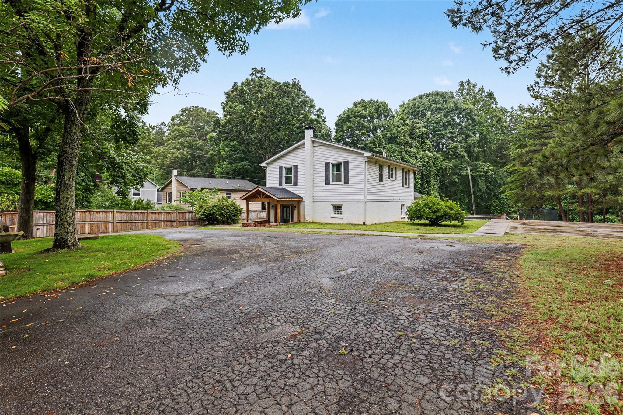 184 Canal Road — Belmont