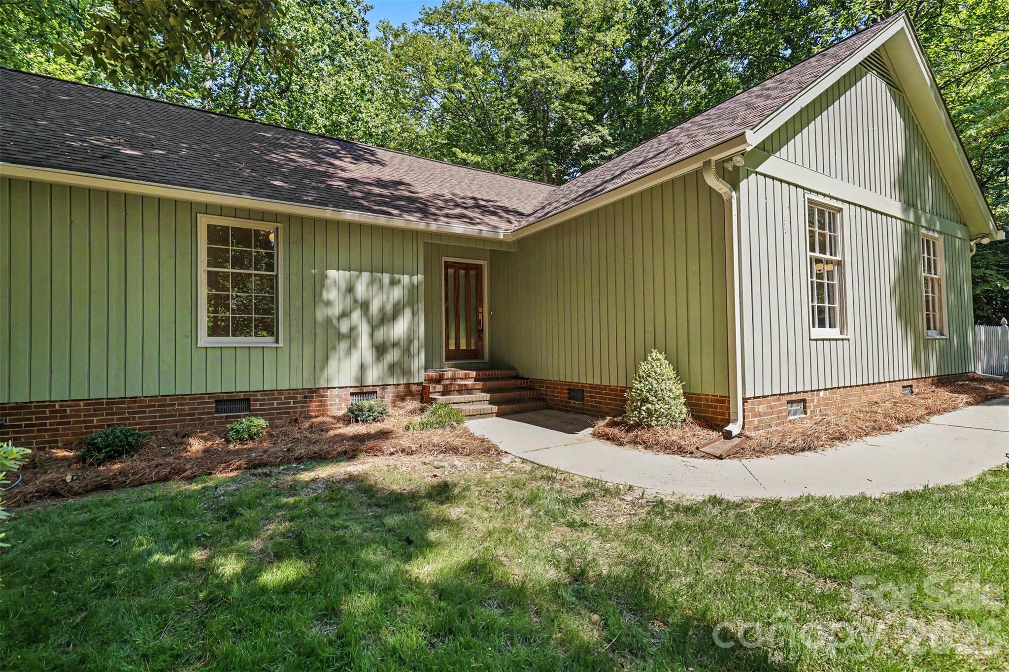 319 Kingsley Drive — Charlotte