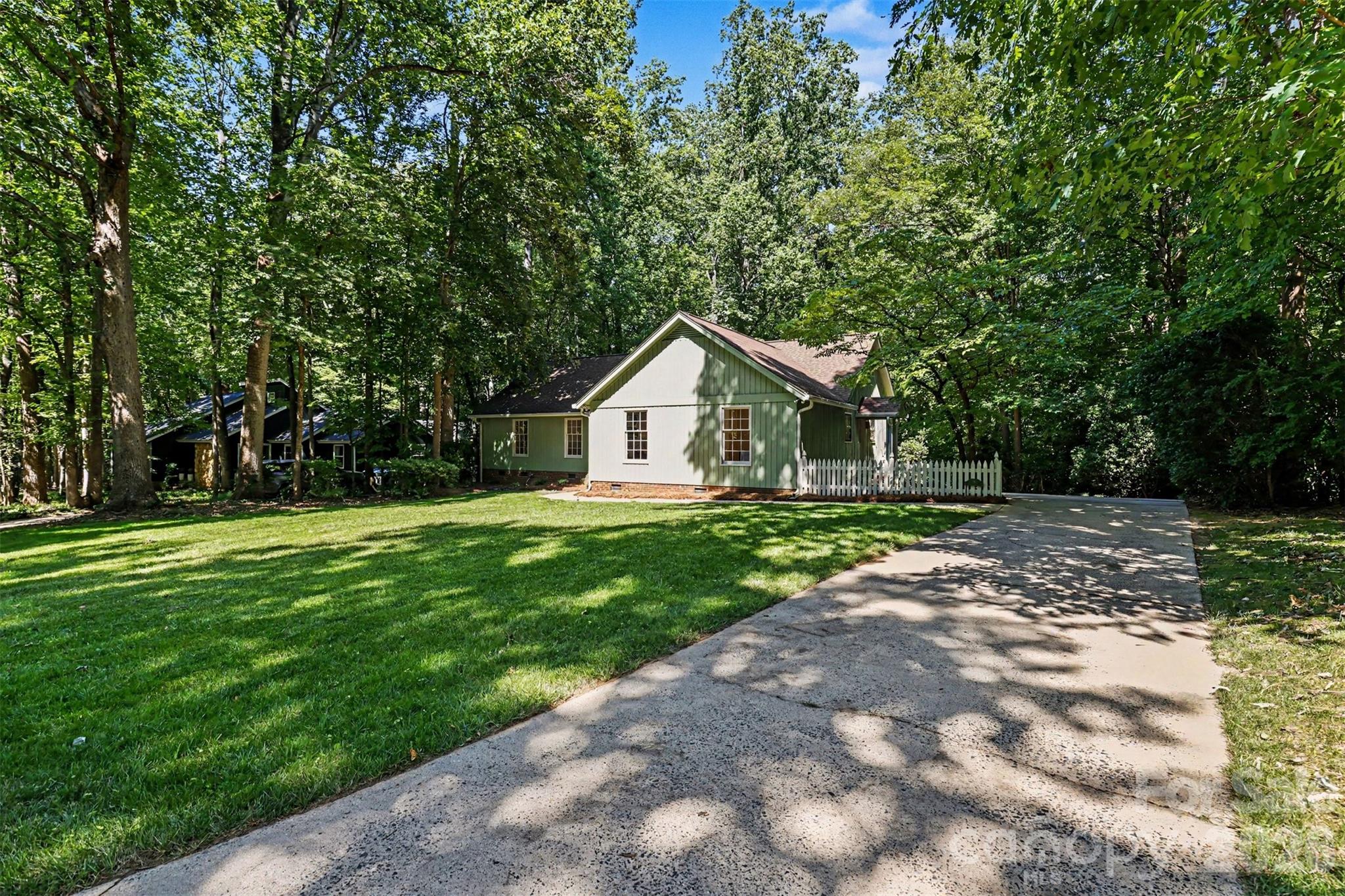 319 Kingsley Drive — Charlotte