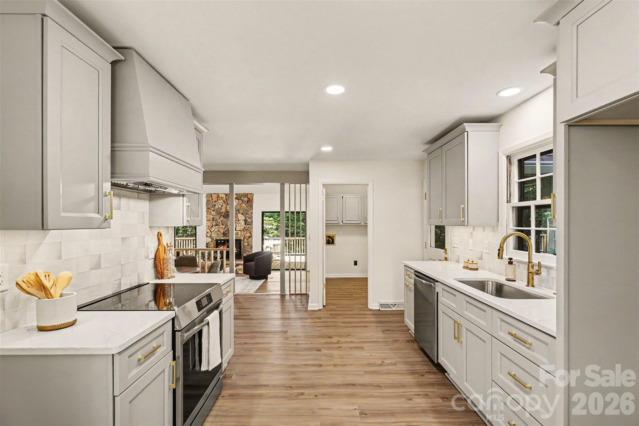 319 Kingsley Drive — Charlotte
