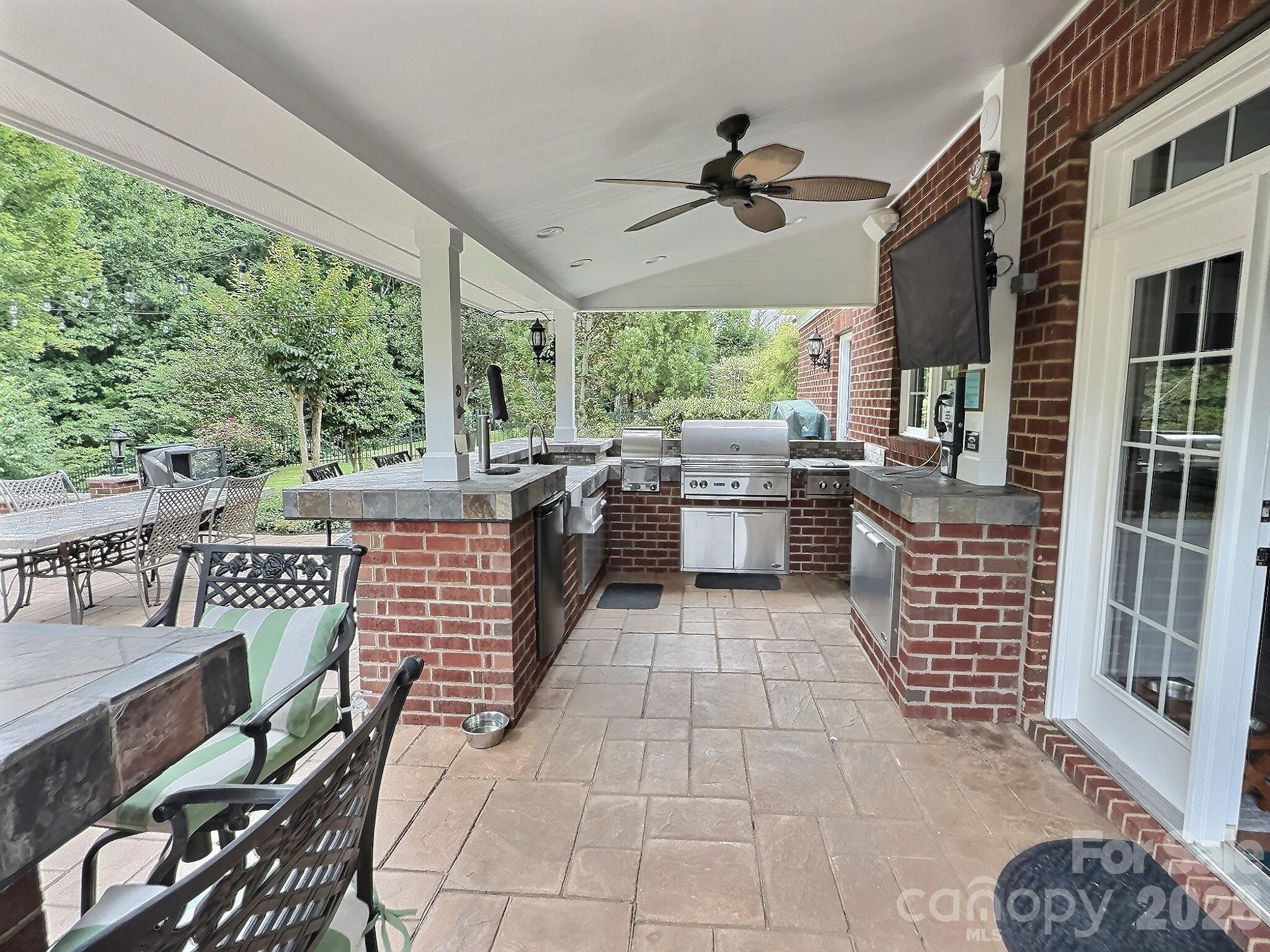 2905 Julian Glen Circle — Waxhaw