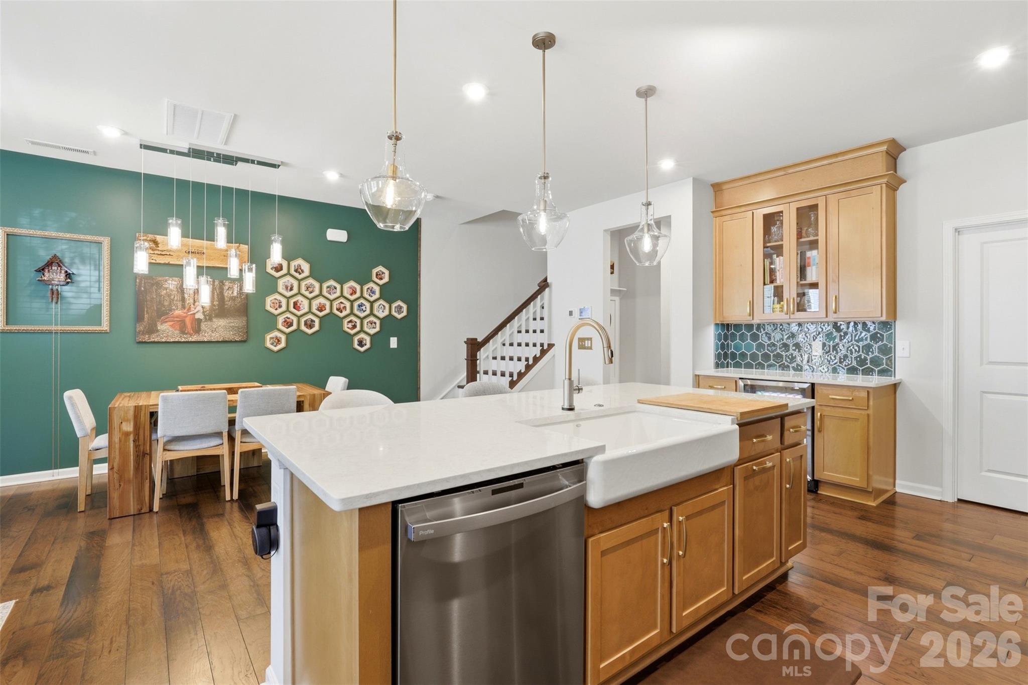 903 Kinsey Alley — Charlotte